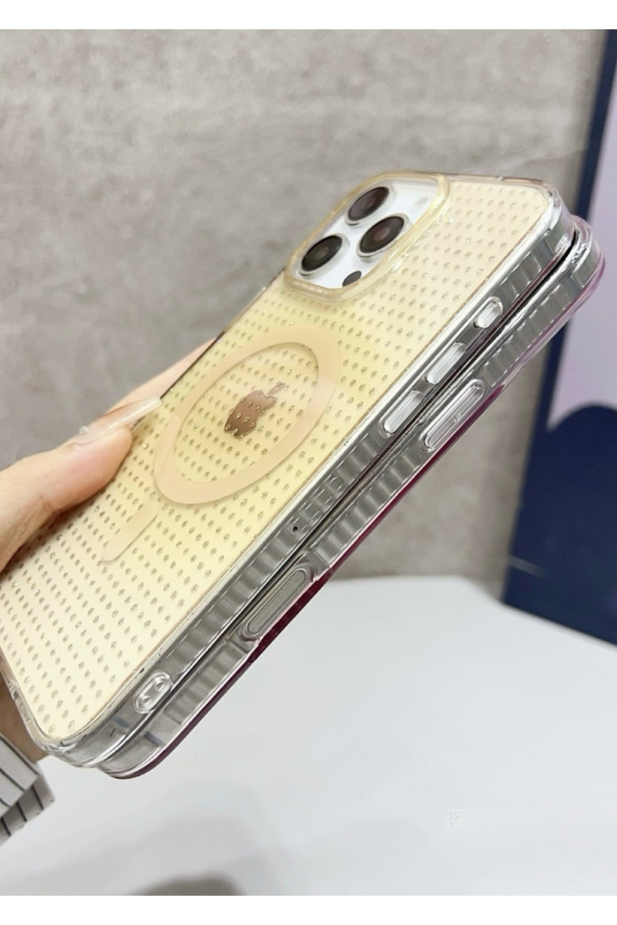 iPhone 15 Uyumlu Şeffaf Sarı MagSafe Işıltılı Şık Kılıf