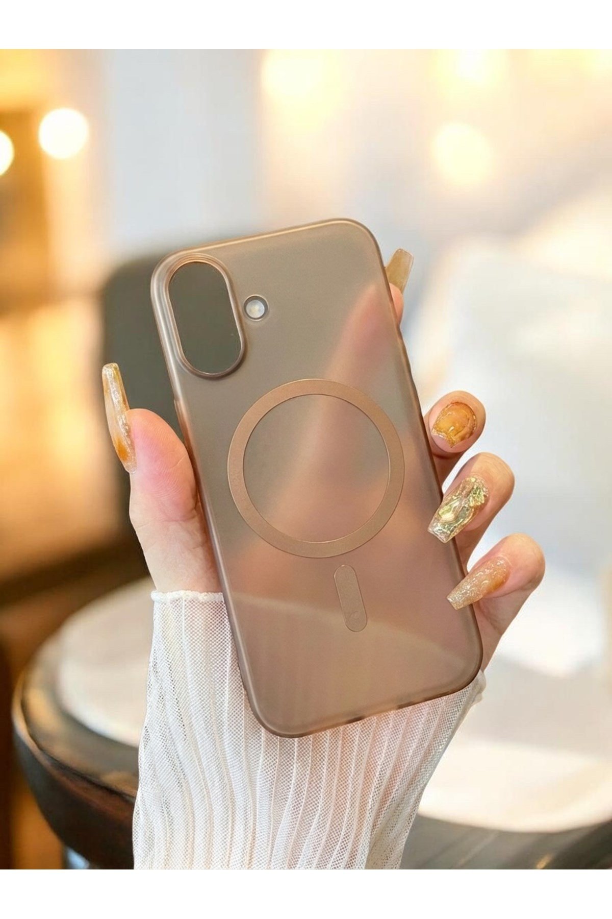 Iphone 16 Plus Uyumlu MagSafeli Çöl Renk Mat Buzlu Sert Şeffaf Kılıf