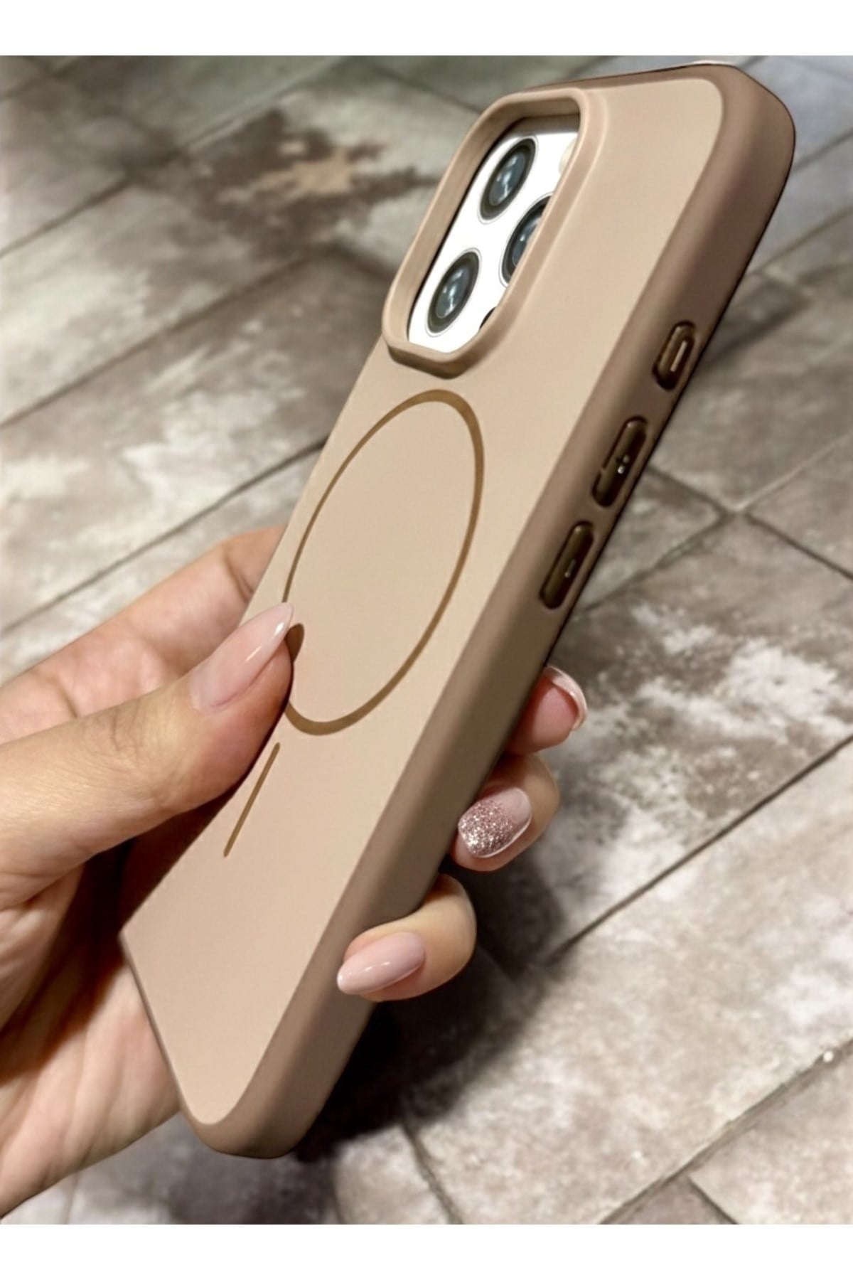 Iphone 16 Pro Max Uyumlu MagSafeli Çöl Kılıf, Darbe Korumalı, Metal Tuşlu