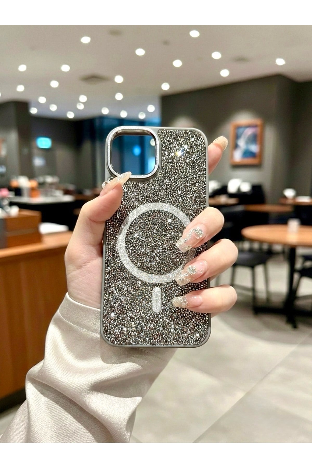 iphone 16 Pro Uyumlu Gri Trend MagSafeli Premium Kristal Taşlı Işıltılı Kılıf
