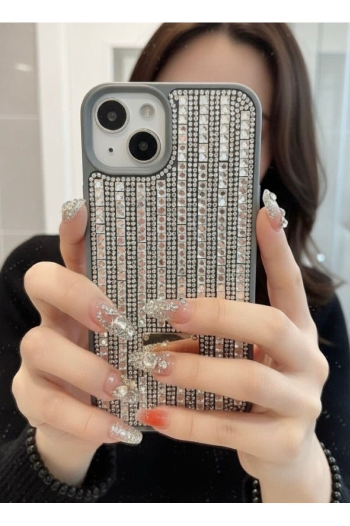 iPhone 16 Pro Uyumlu Gümüş Taşlı Parlak Şık Kılıf