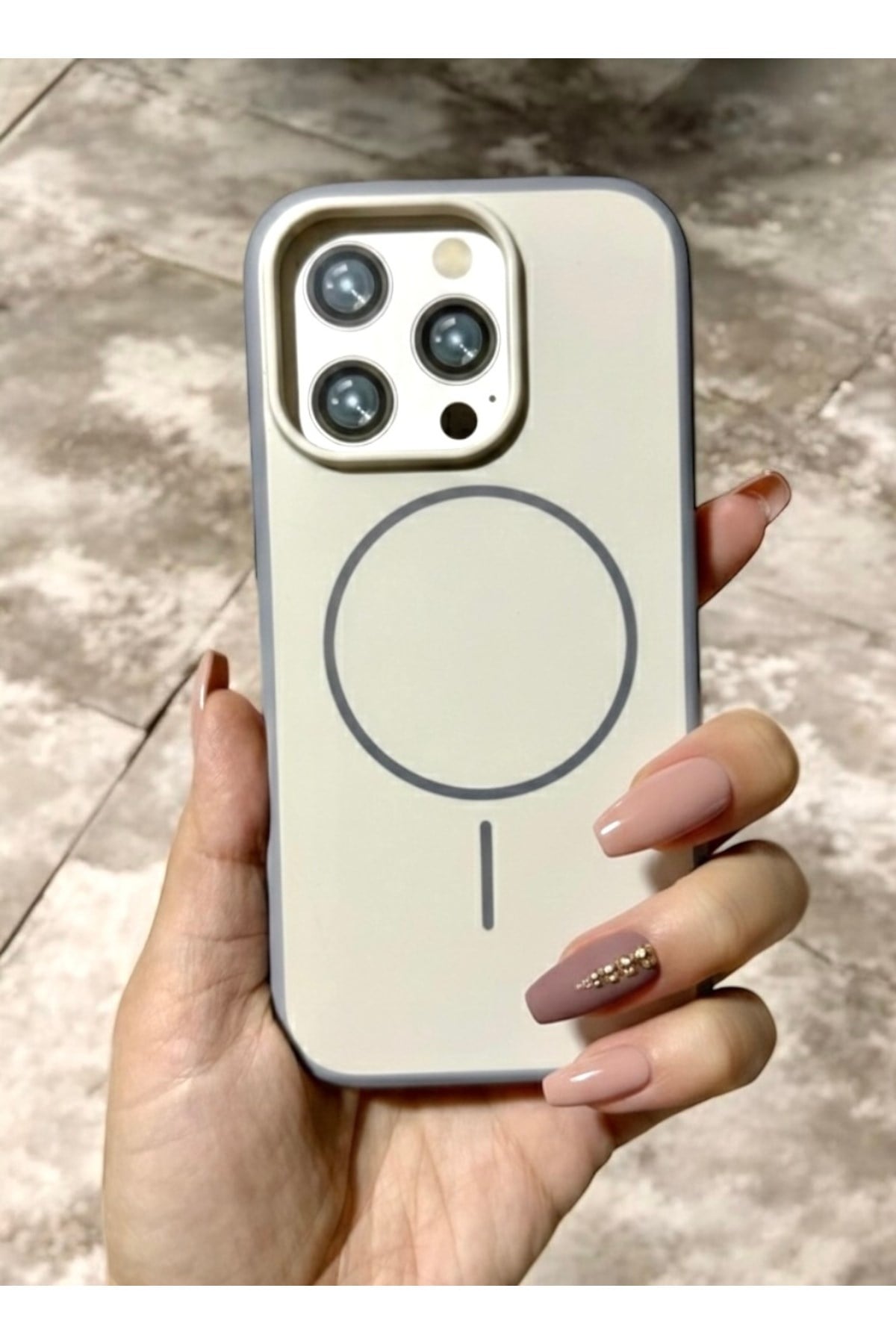 Iphone 16 Pro Uyumlu MagSafeli Gri Kılıf, Darbe Korumalı, Metal Tuşlu