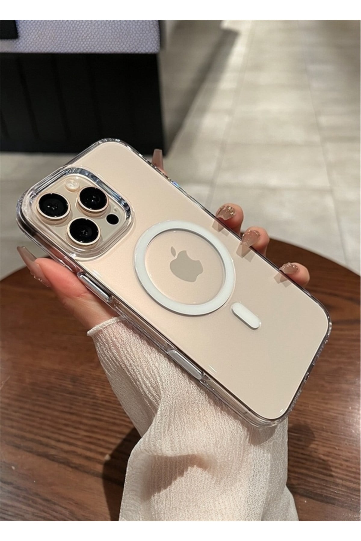 Iphone 16 Pro Uyumlu MagSafeli, Şeffaf Sararmaz Mika Kılıf, Kamera Korumalı, Metal Tuş Premium Seri