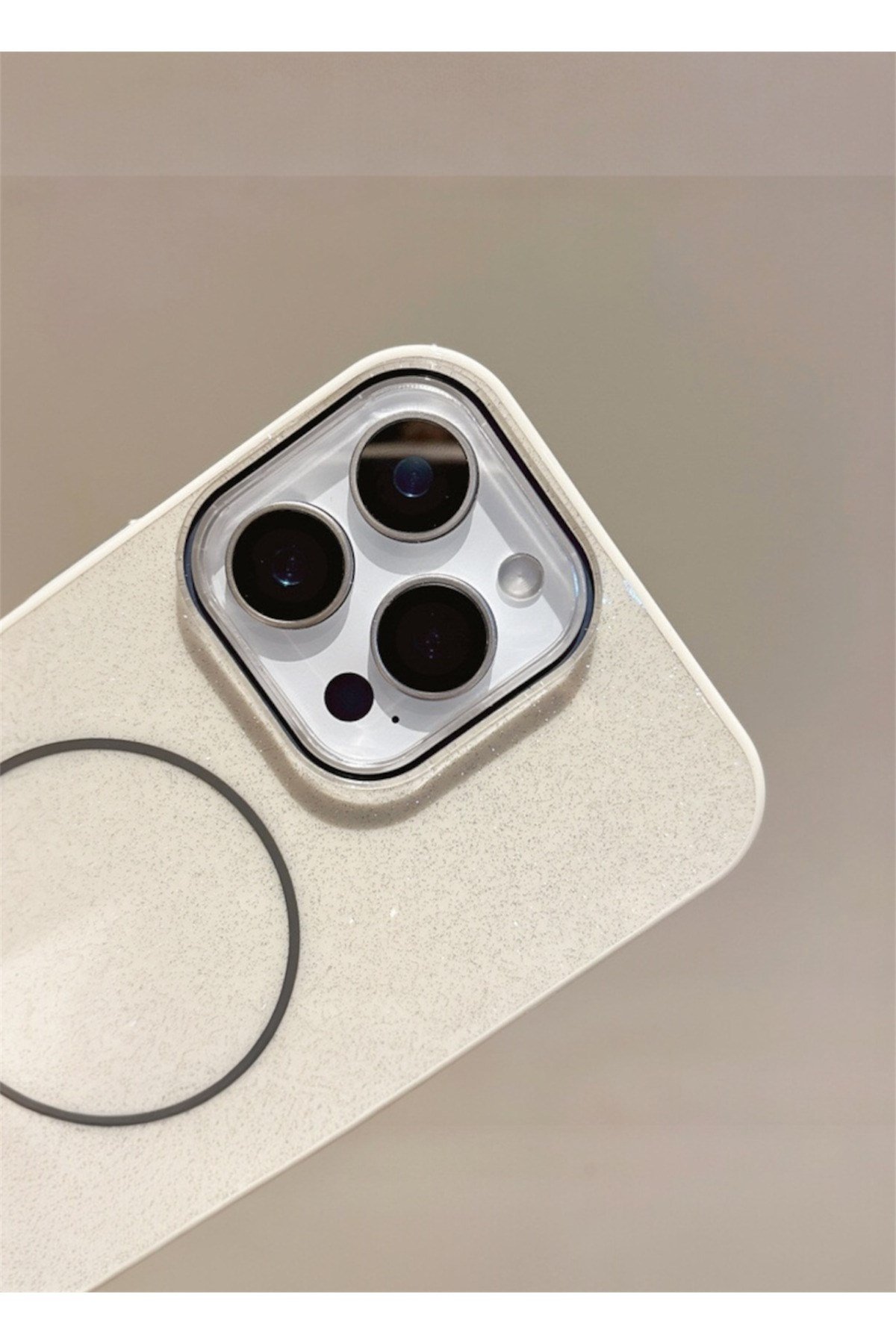 Iphone 16 ProMax Uyumlu Beyaz Renk Simli Şeffaf MagSafe Uyumlu Kılıf