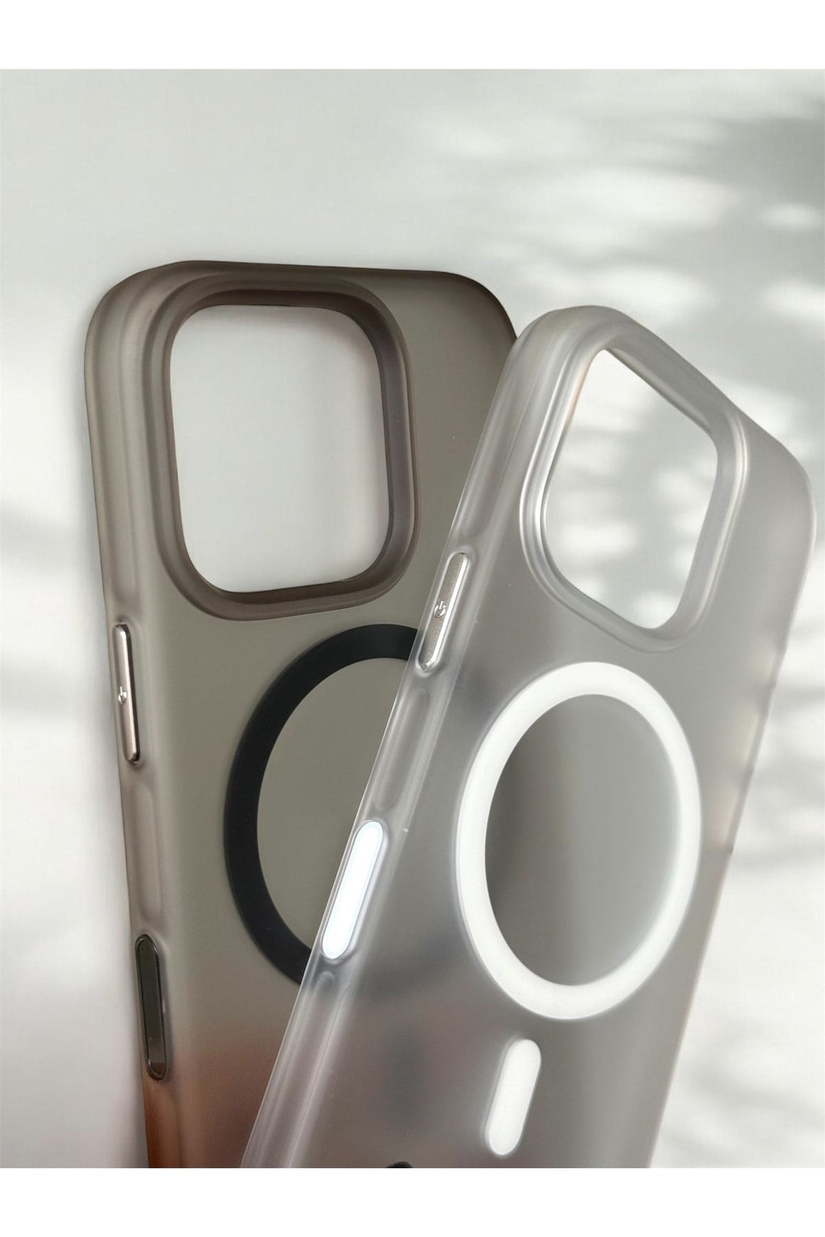 Iphone 16 Uyumlu MagSafeli Beyaz Sert Mat Buzlu Kılıf, Metal Tuşlu Darbe Emici Kamera Korumalı