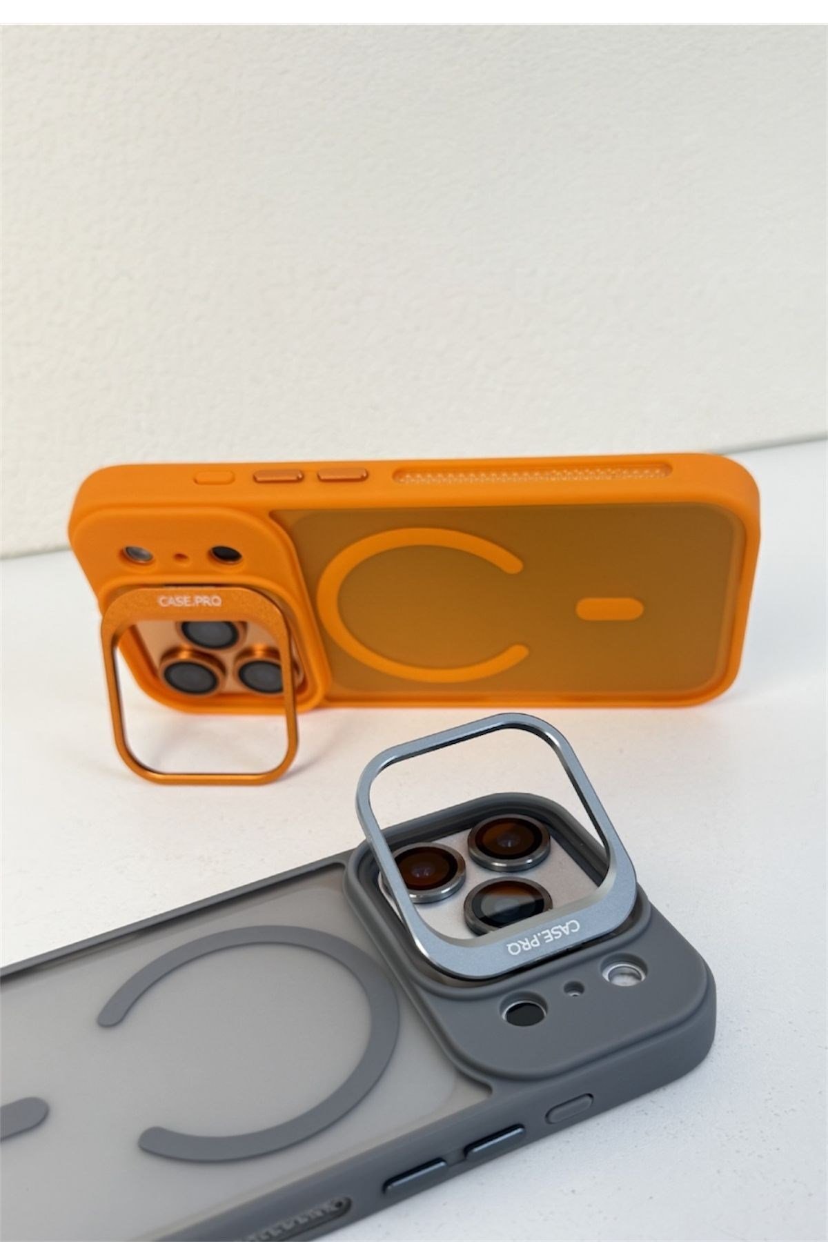 iPhone 17 Pro Max Uyumlu MagSafe Destekli Standlı Kamera Lens Korumalı Mat Buzlu Şık Kılıf