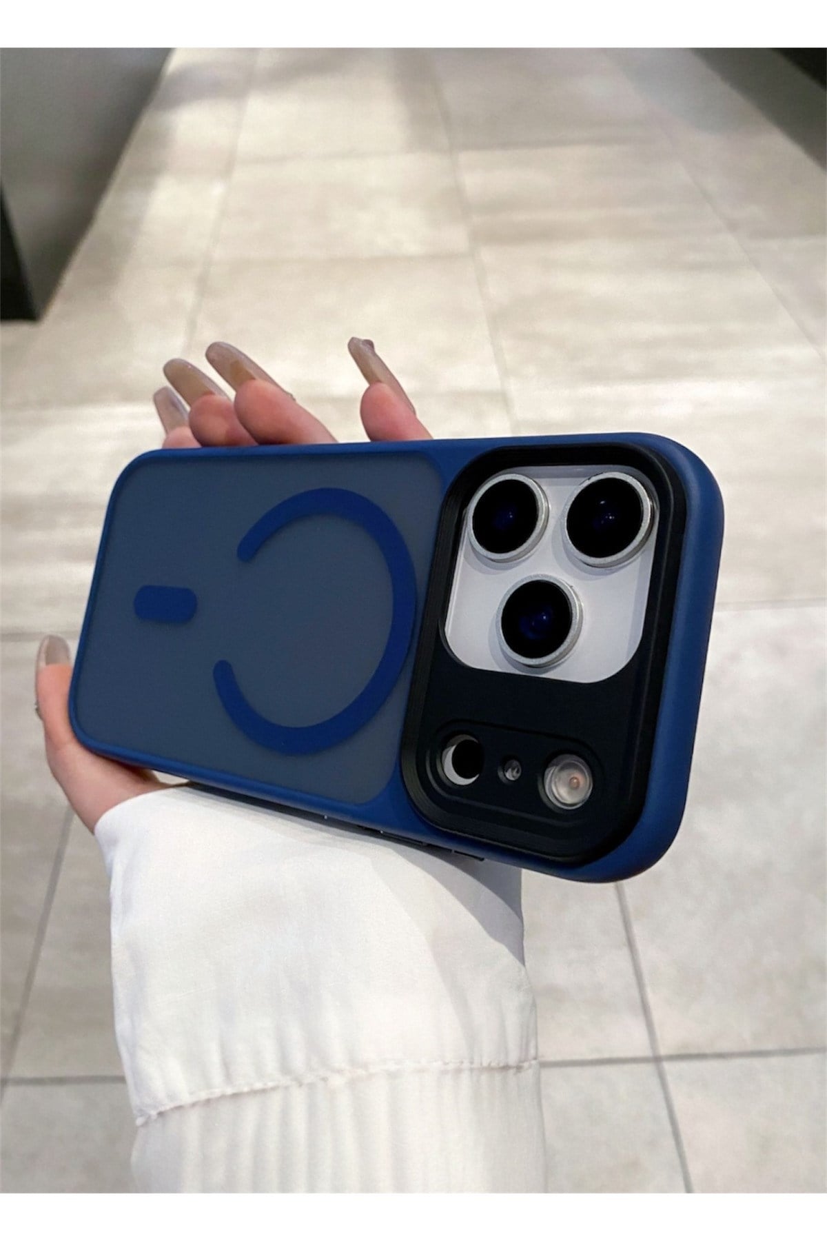 Iphone 17 Pro Uyumlu Lacivert, MagSafeli Kamera Korumalı Yarı Şeffaf Mat Kılıf
