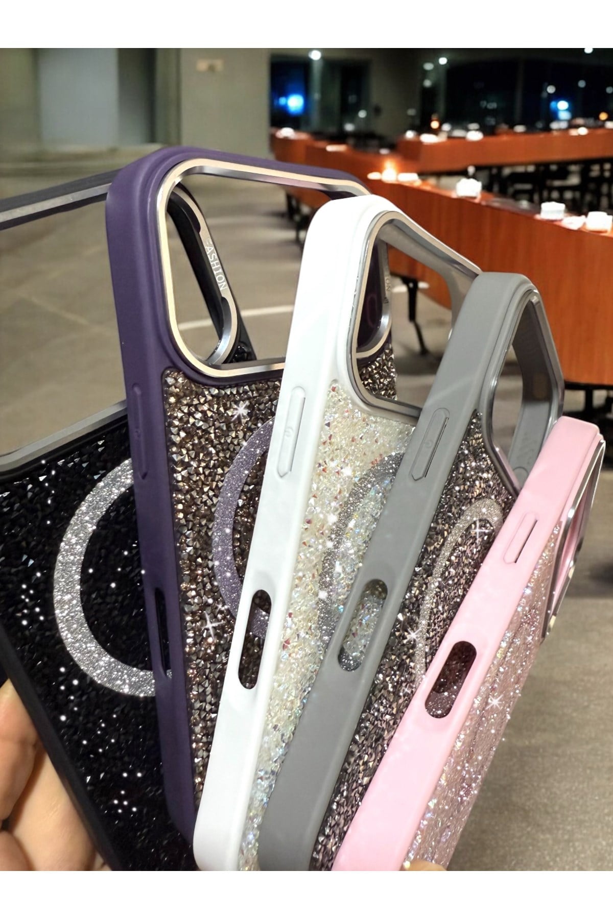 iPhone 17 Pro Uyumlu, Mor, MagSafe Özellikli Premium Simli Taşlı Parlak Kılıf