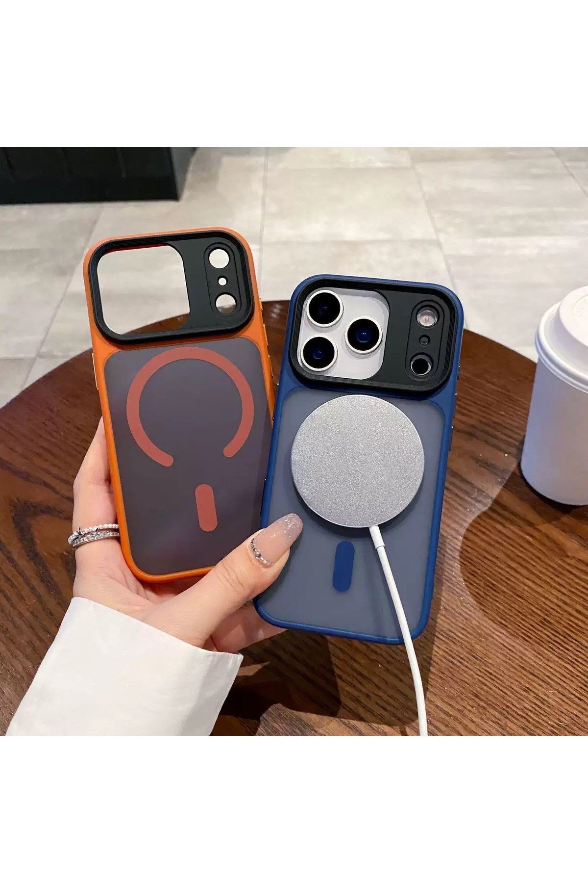 Iphone 17 Pro Uyumlu Turuncu, MagSafeli Kamera Korumalı Yarı Şeffaf Mat Kılıf