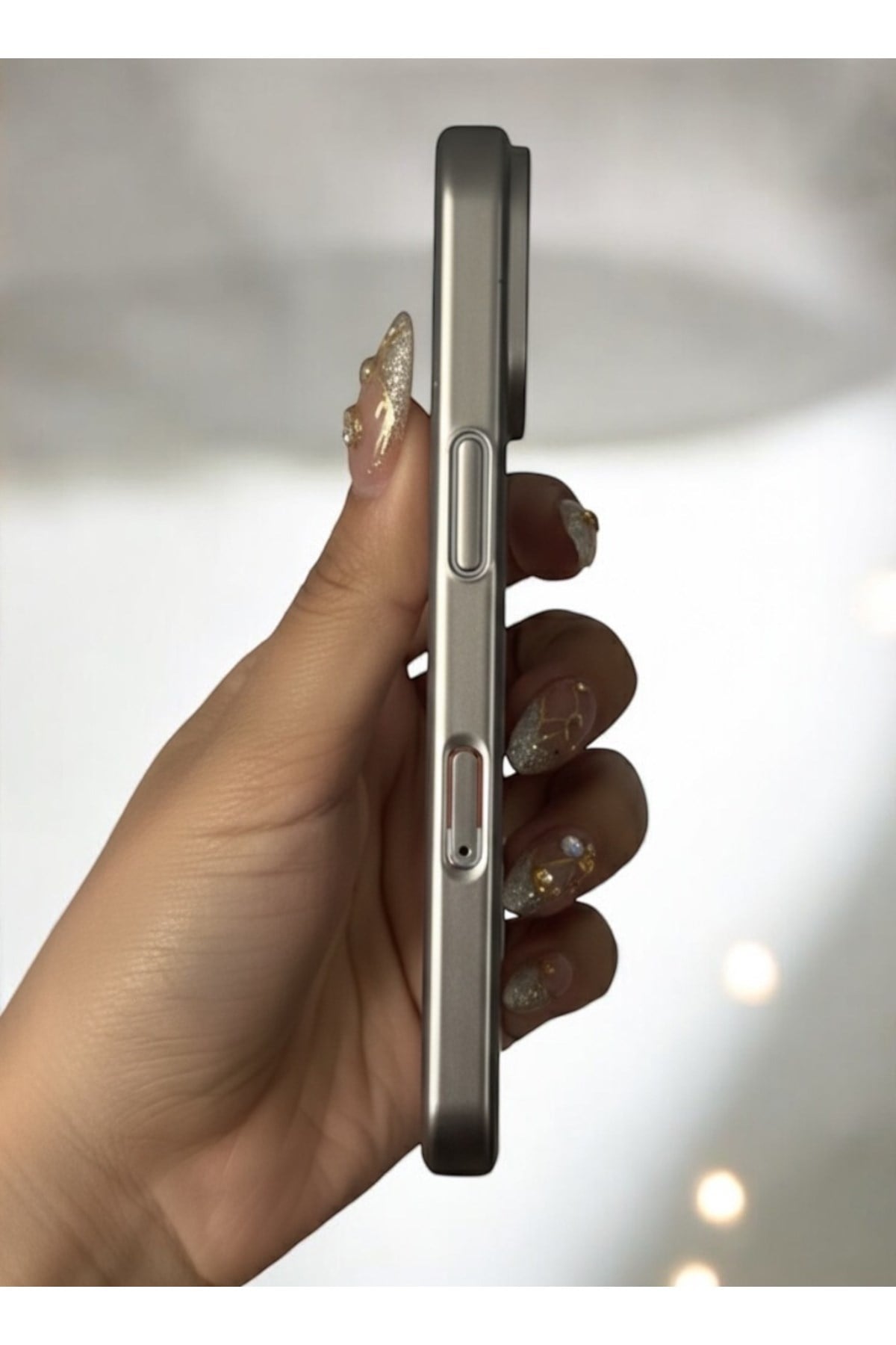 Iphone 17 Uyumlu Magsafe Özellikli Gri Lüks Metalik Çerçeveli Şeffaf Sert Kapak