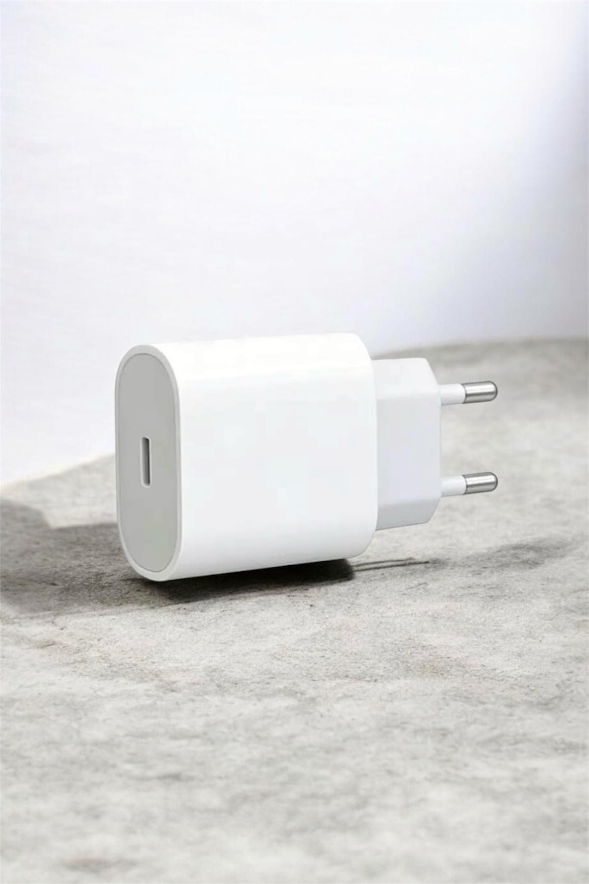 İphone 20 Watt (USB-C) Hızlı Şarj Güç Adaptörü