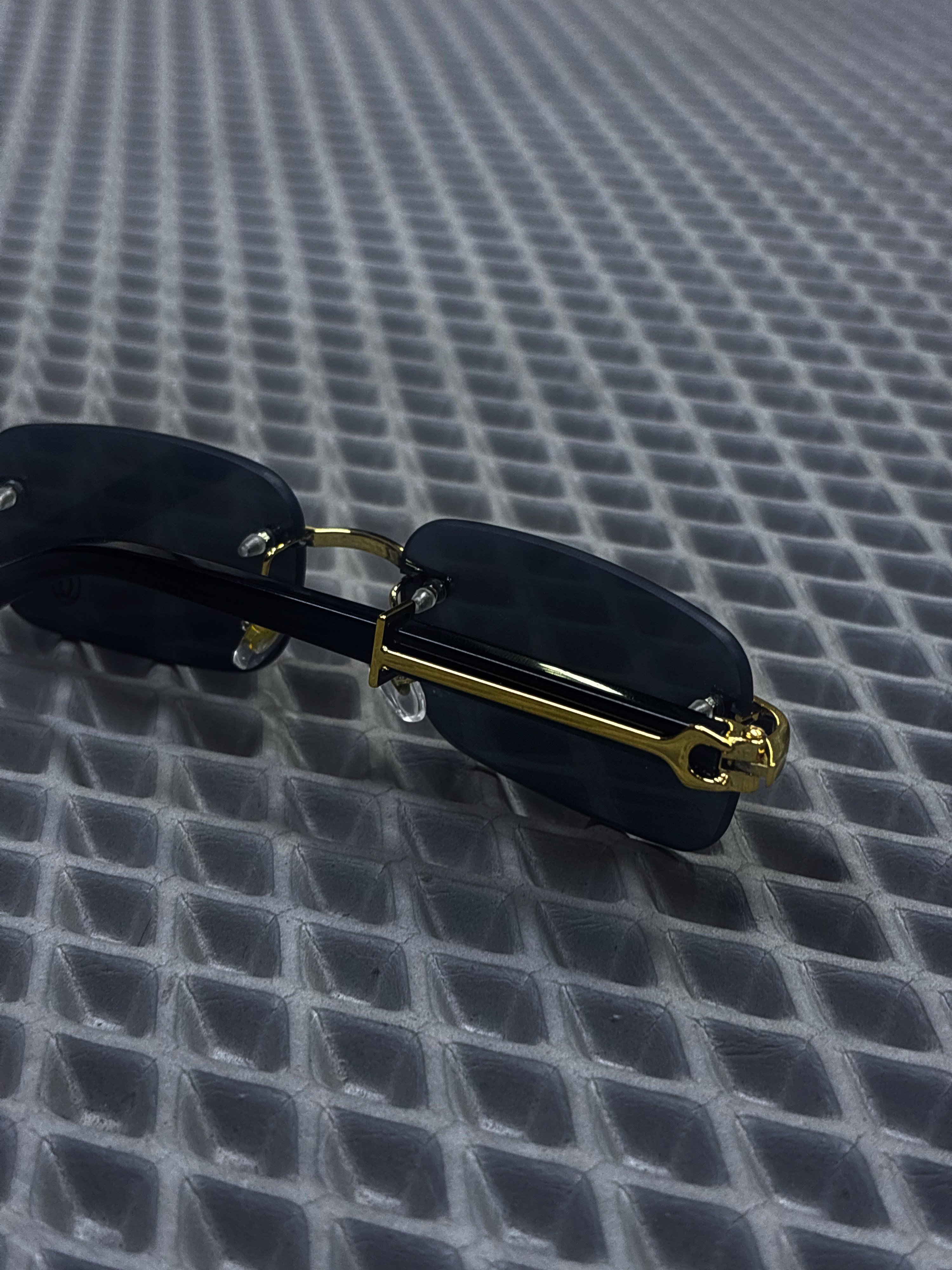 Cartier Premium Siyah Gold Detaylı Çerçeveli Gözlük