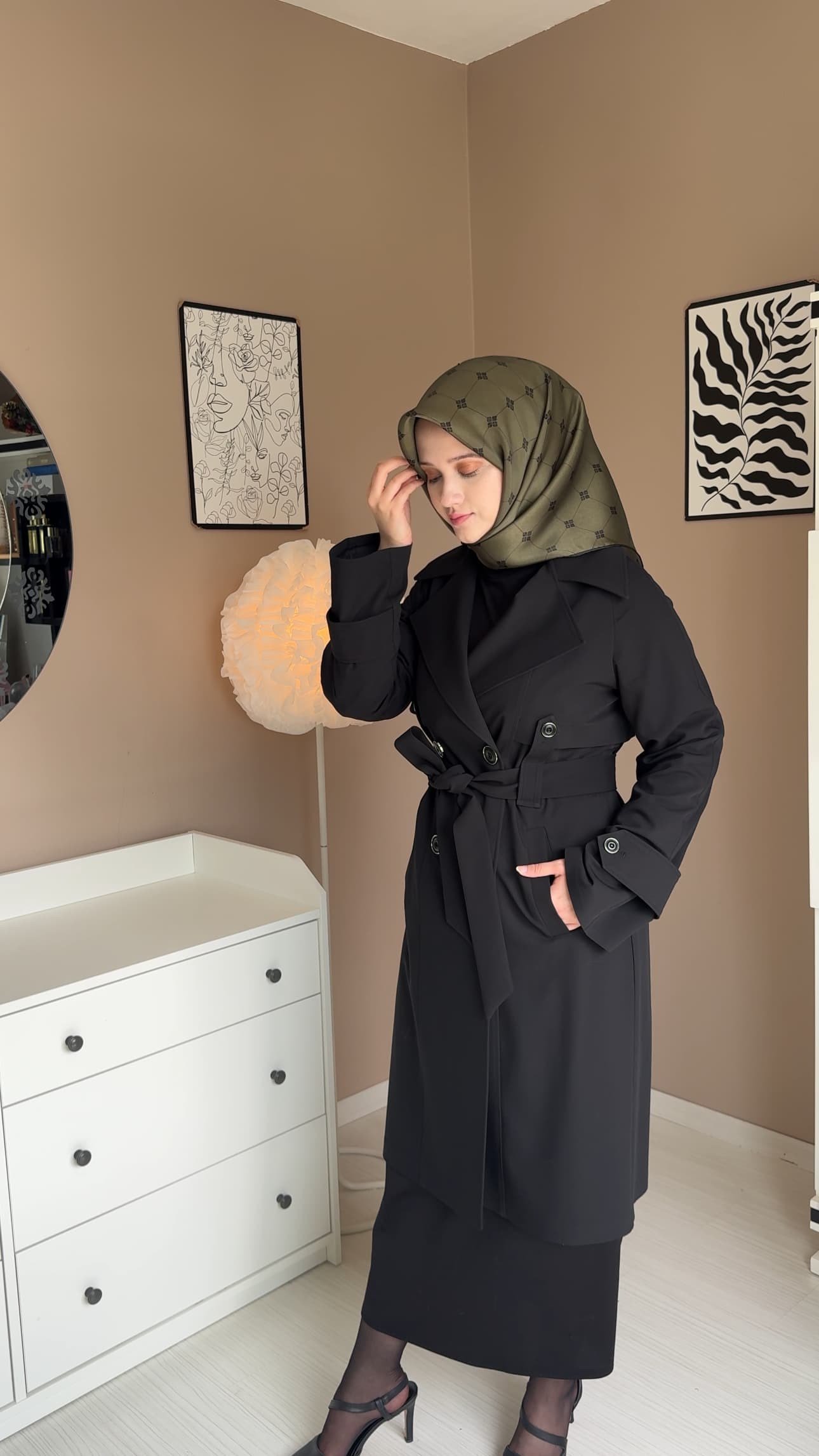 Mina Siyah Trençkot