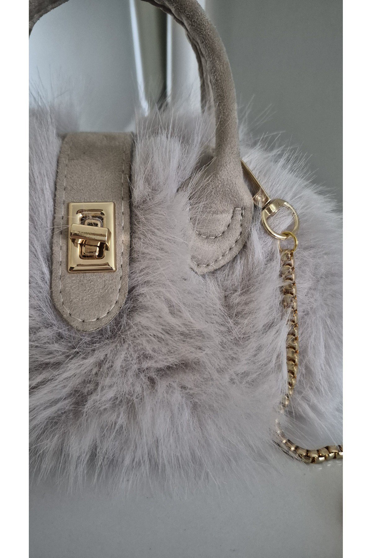 Şık Peluş Mini El ve Omuz Çantası – Gold Zincir Detaylı