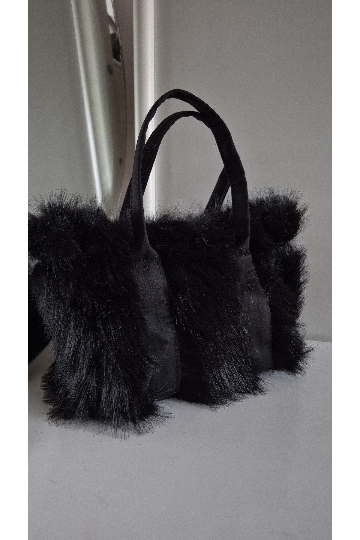 Siyah Tüylü Teddy Kol ve El Çantası - Furry Bag