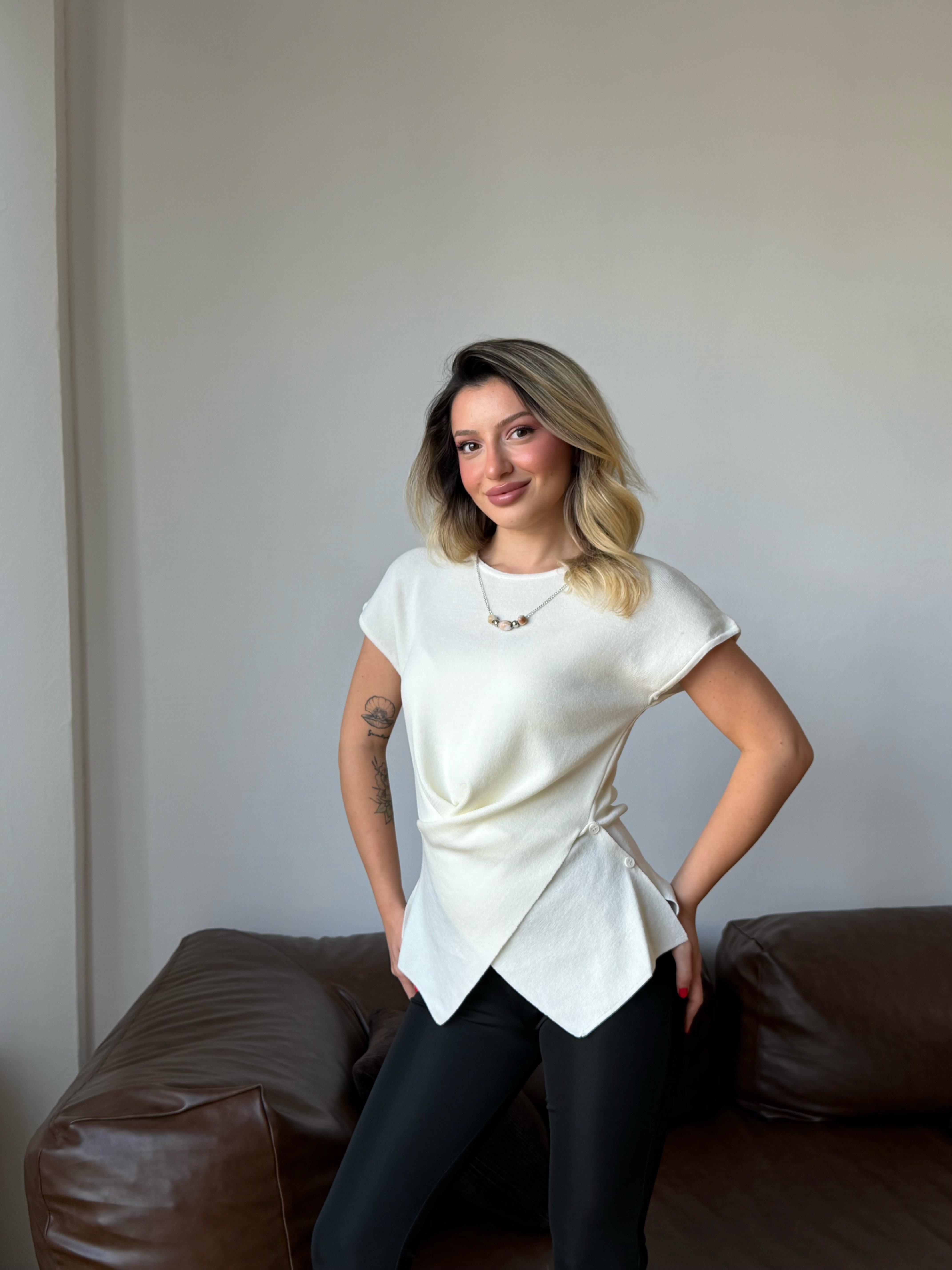 Kadın Aksesuarlı Kruvaze Detaylı Asimetrik Bluz