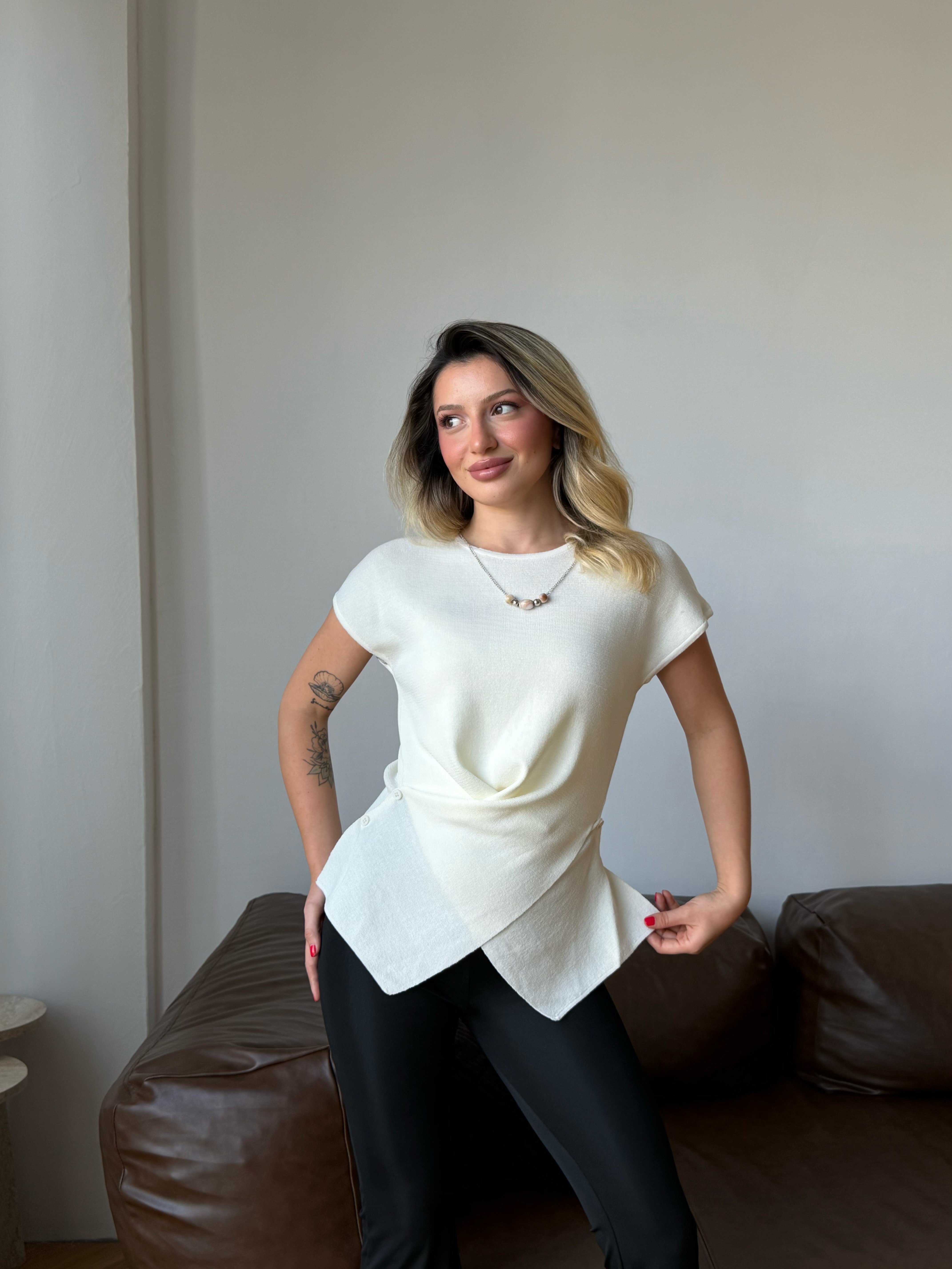 Kadın Aksesuarlı Kruvaze Detaylı Asimetrik Bluz