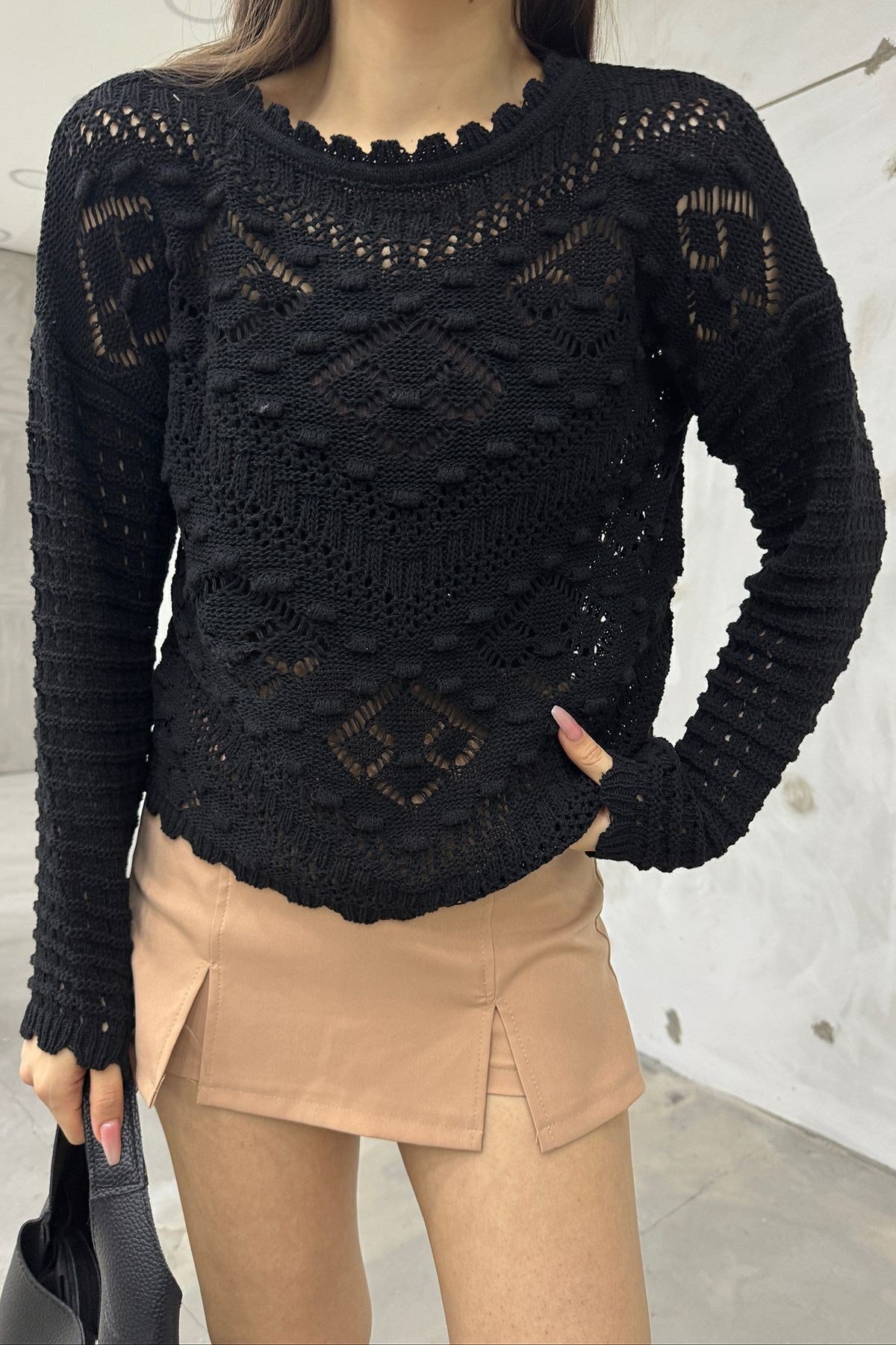 Kadın Beyaz Ponpon Detaylı Ajurlu Triko Bluz