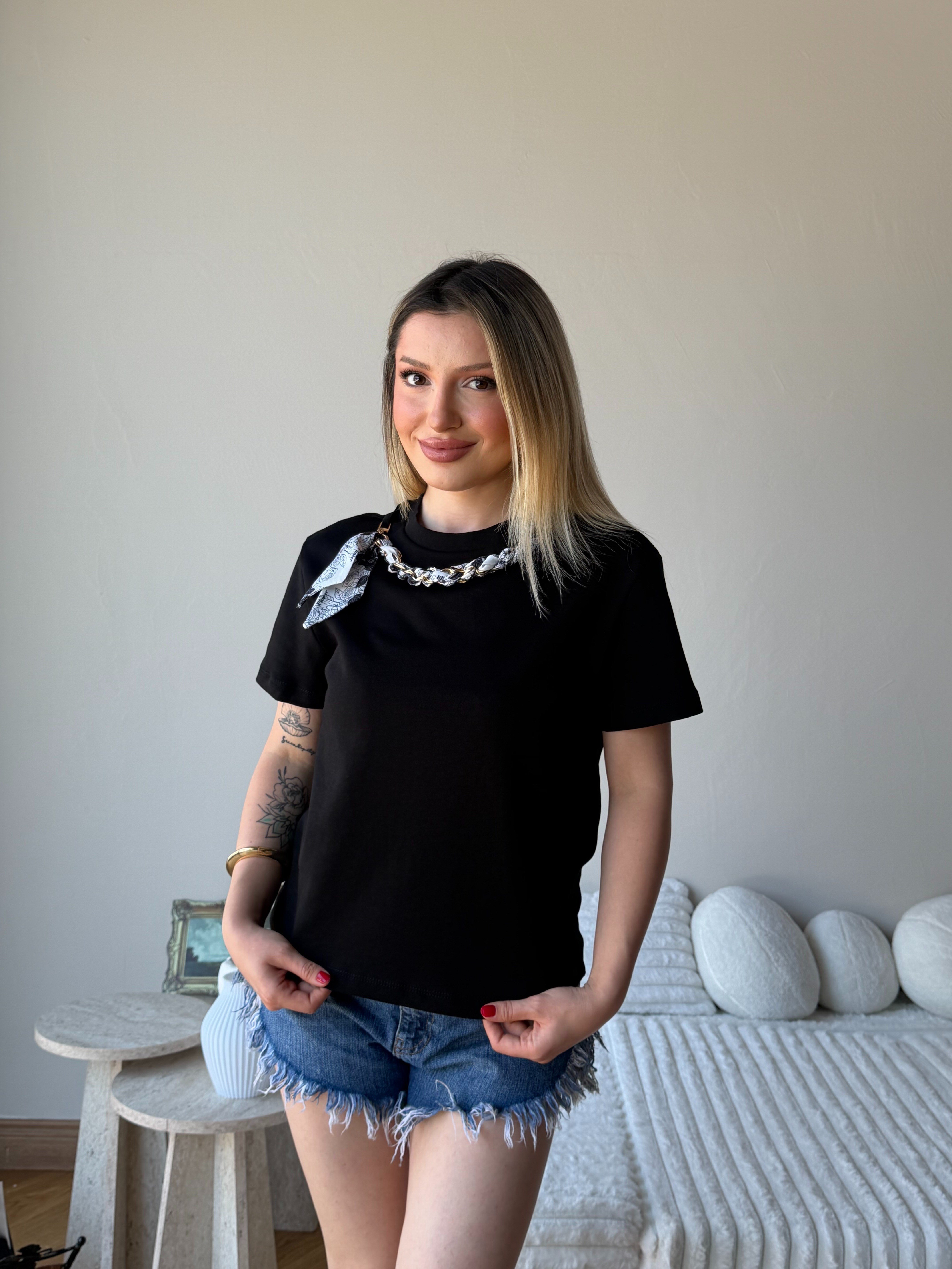 Kadın Fular Detaylı Bluz