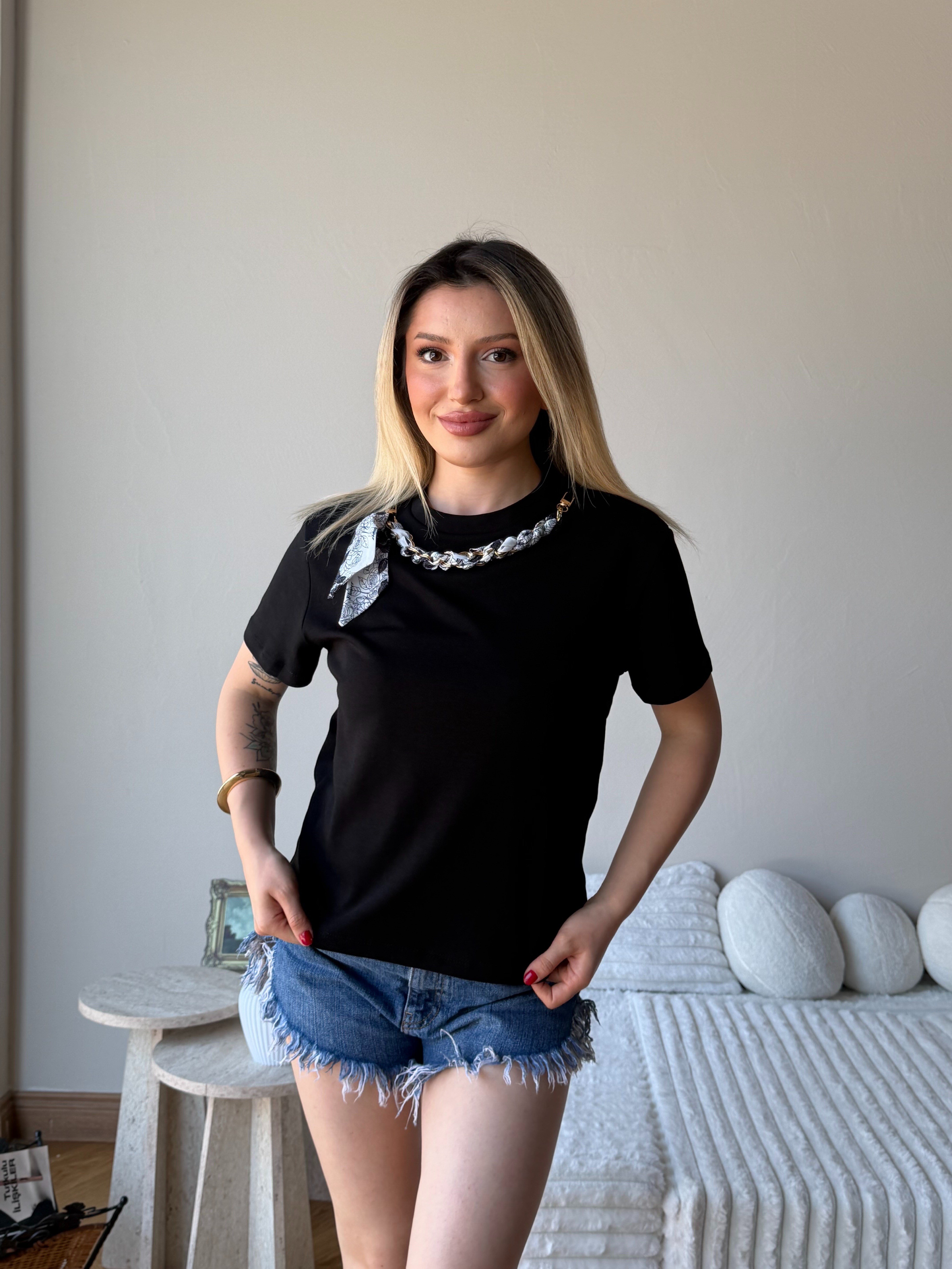 Kadın Fular Detaylı Bluz