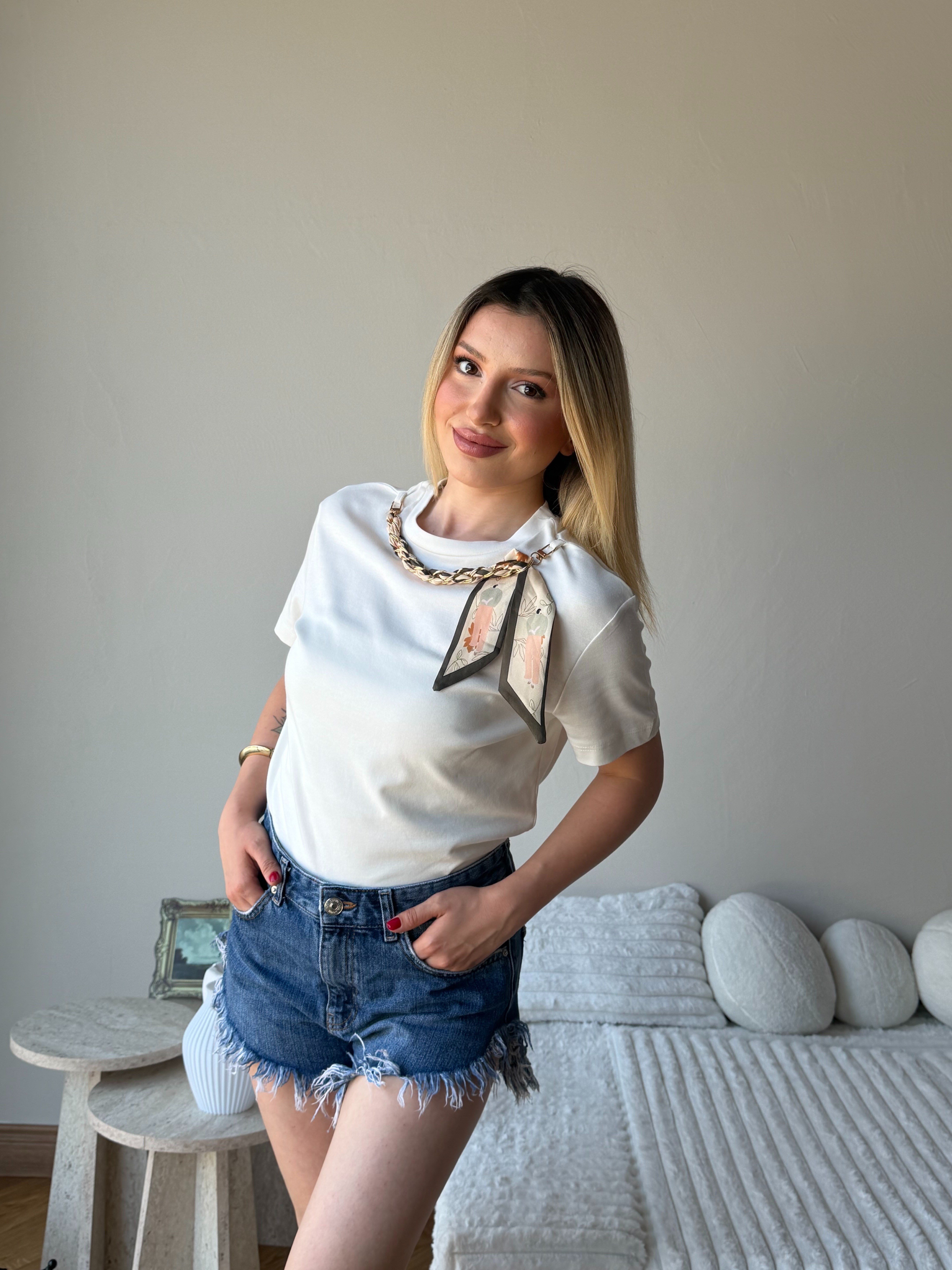 Kadın Fular Detaylı Bluz