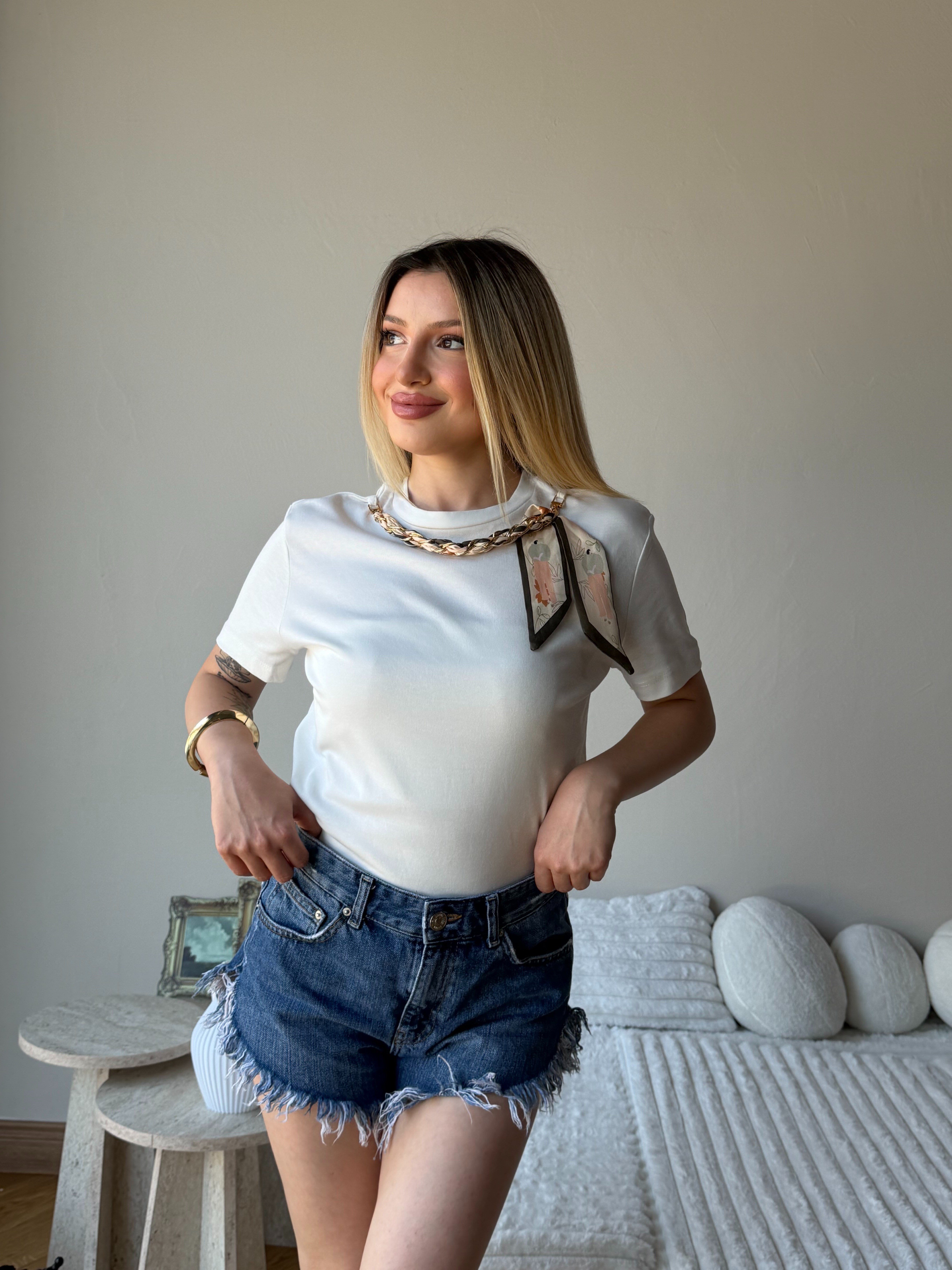 Kadın Fular Detaylı Bluz