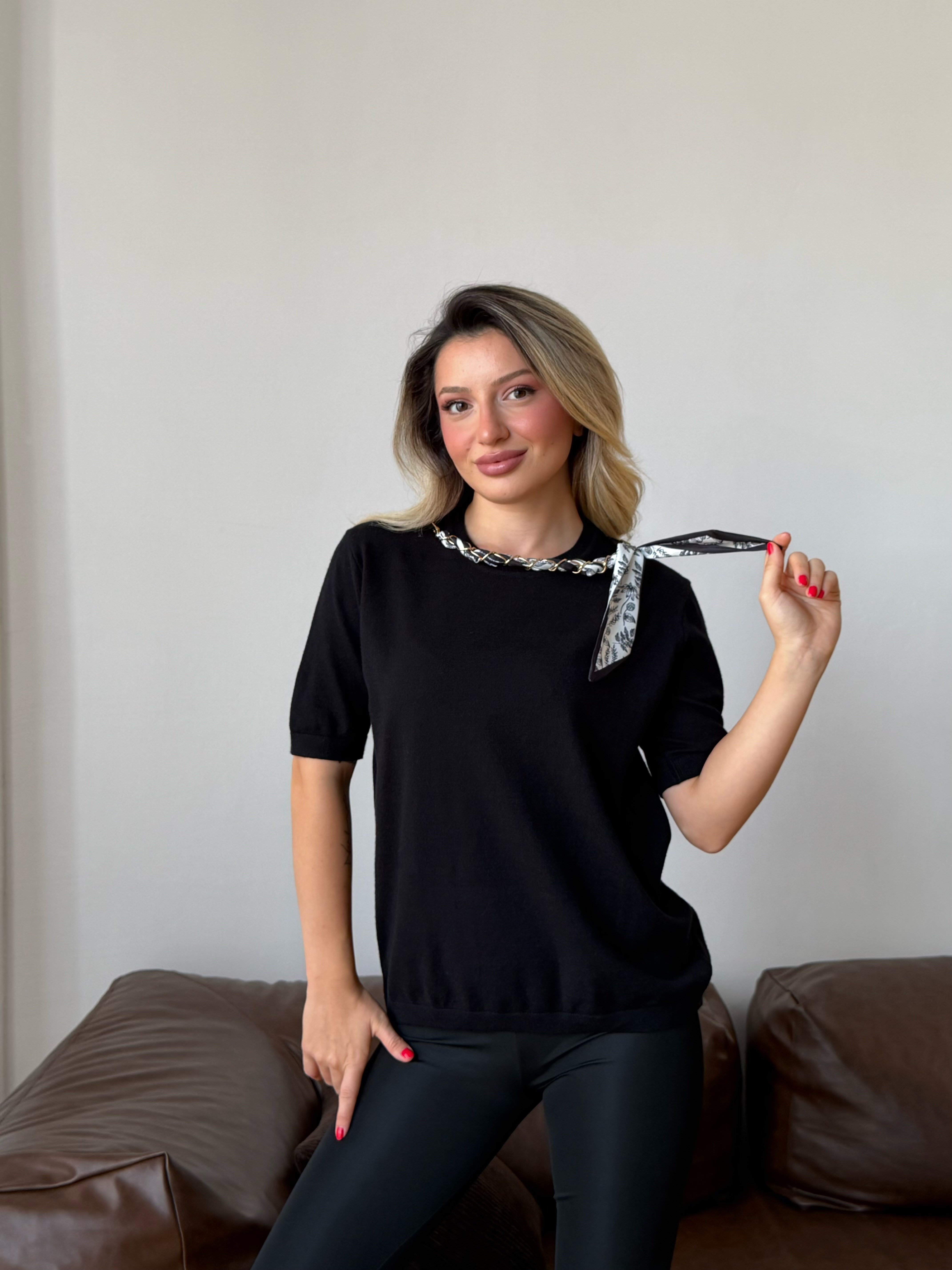 Kadın Fular Detaylı Kısa Kollu Triko Kazak