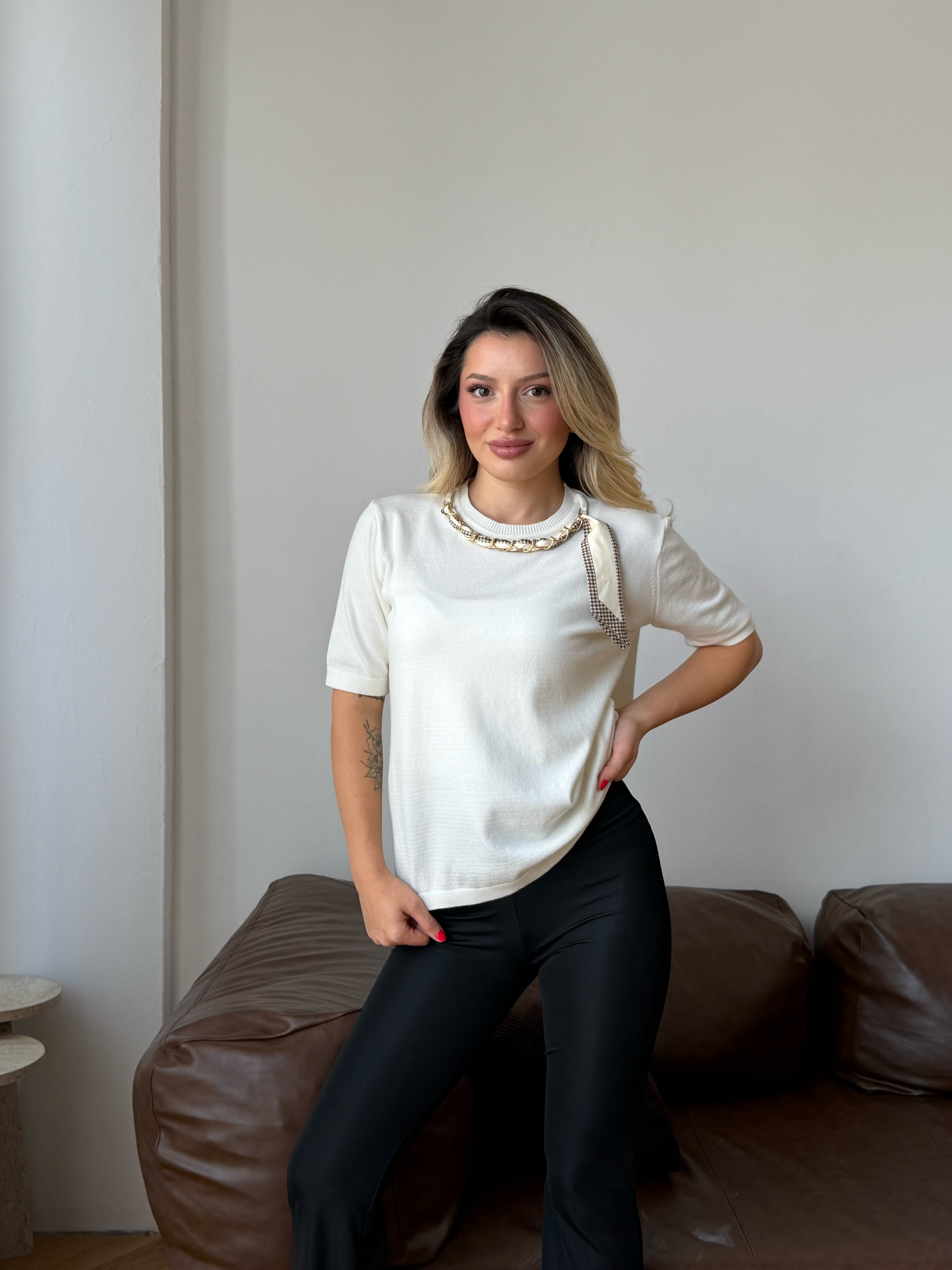 Kadın Fular Detaylı Kısa Kollu Triko Kazak