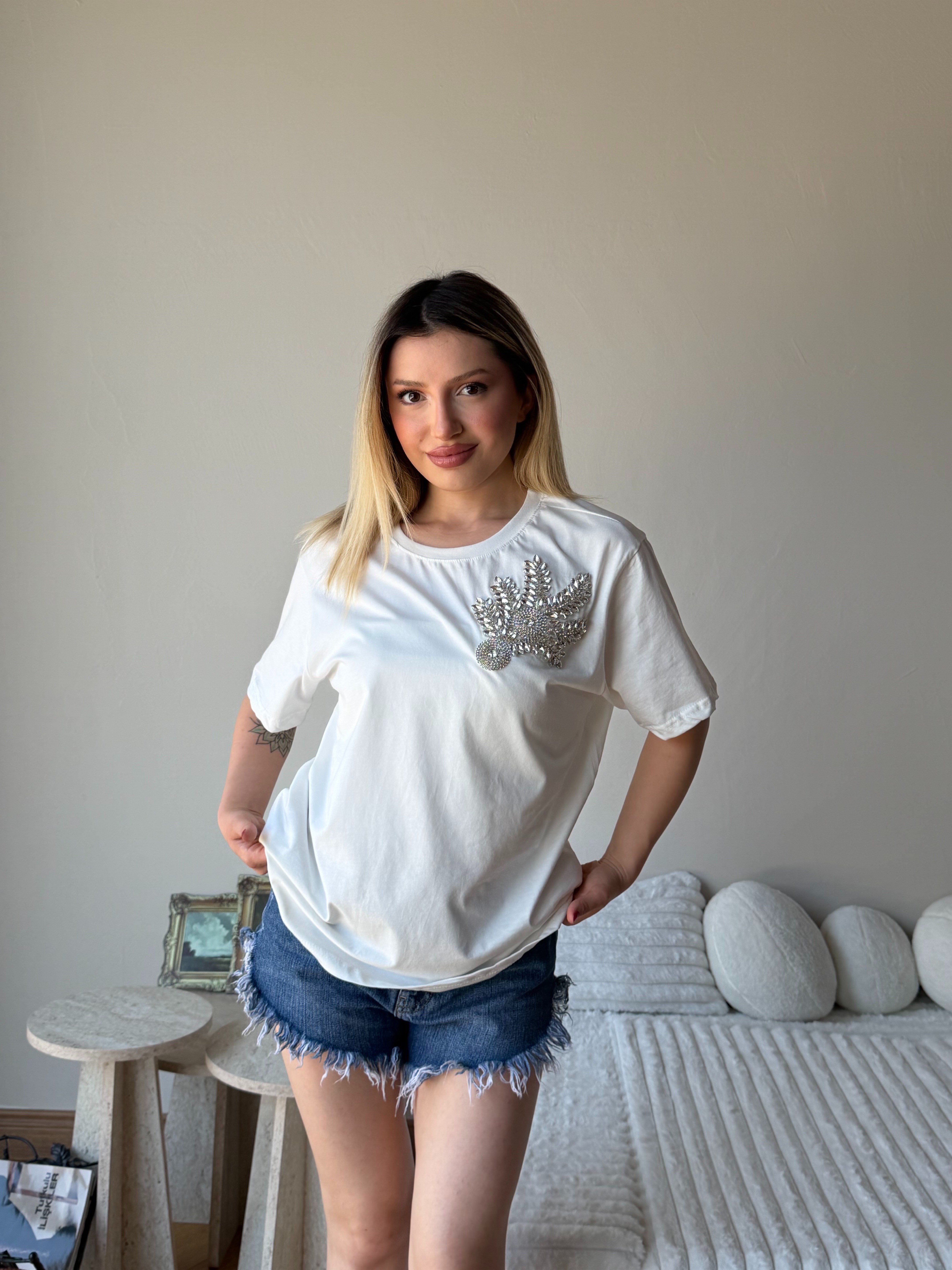 Kadın Göğüs Nakış Detaylı Bluz