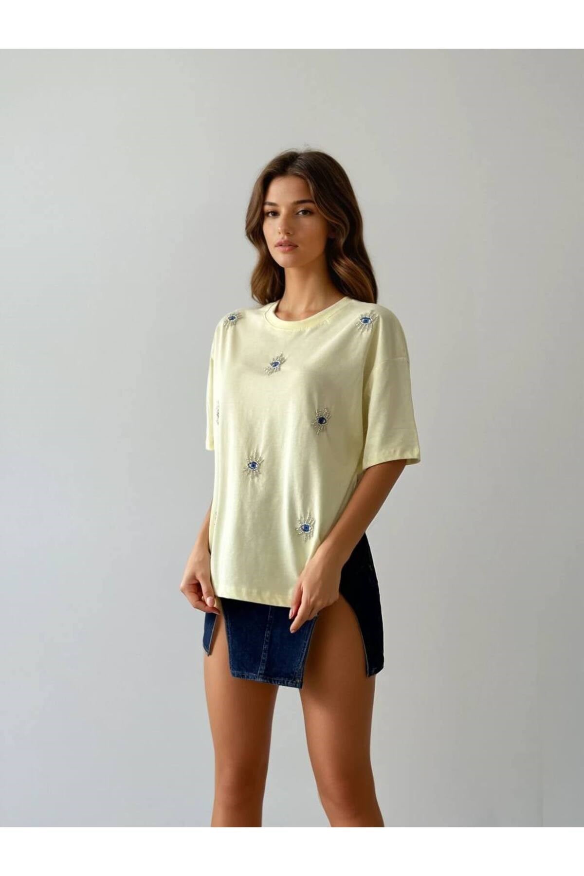 Kadın Göz Motifli Tshirt