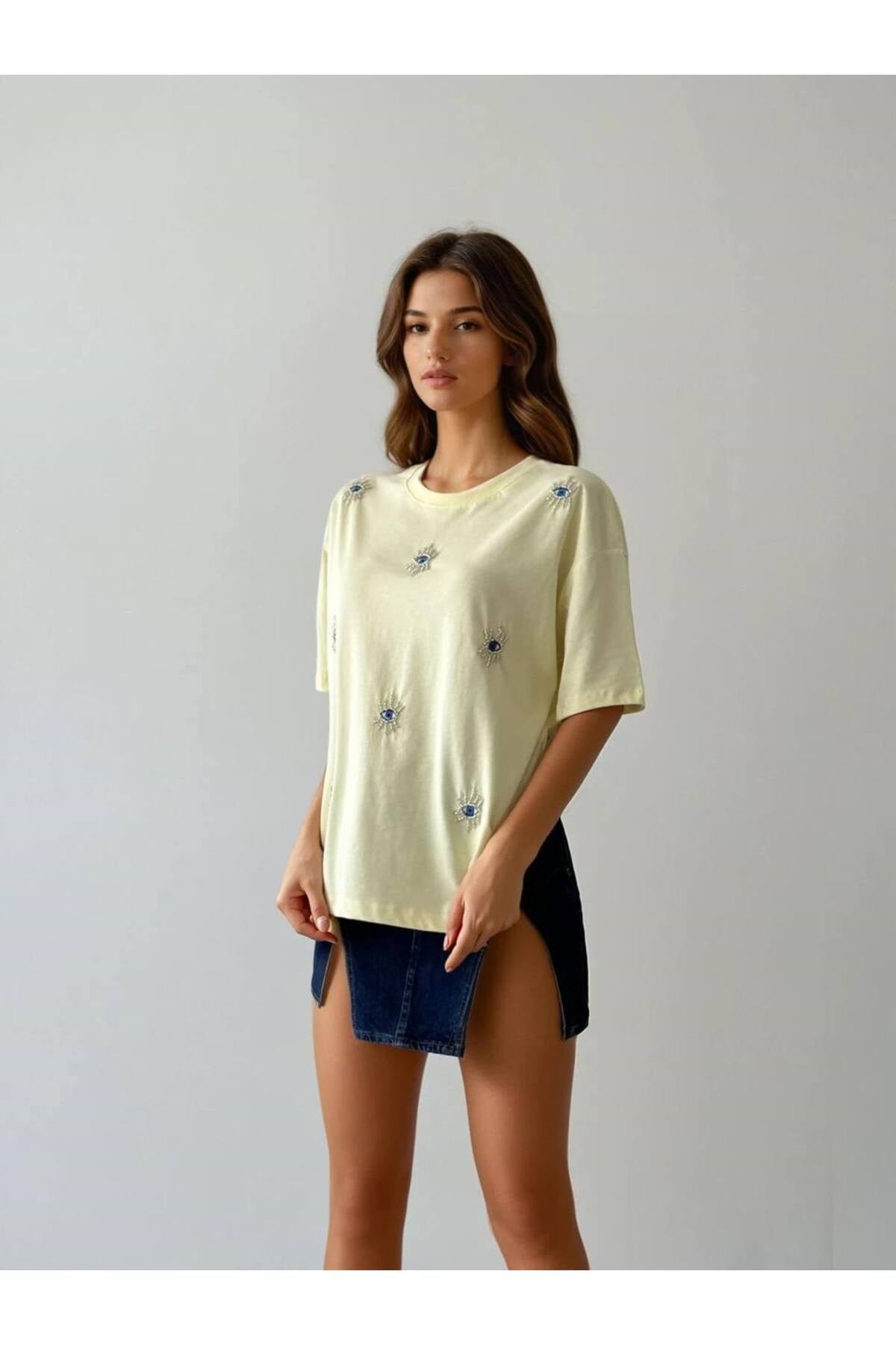Kadın Göz Motifli Tshirt
