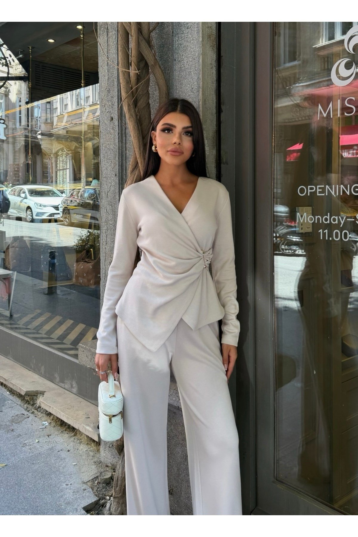 Kadın İnci Toka Detaylı Kruvaze Yaka Alt Üst Takım