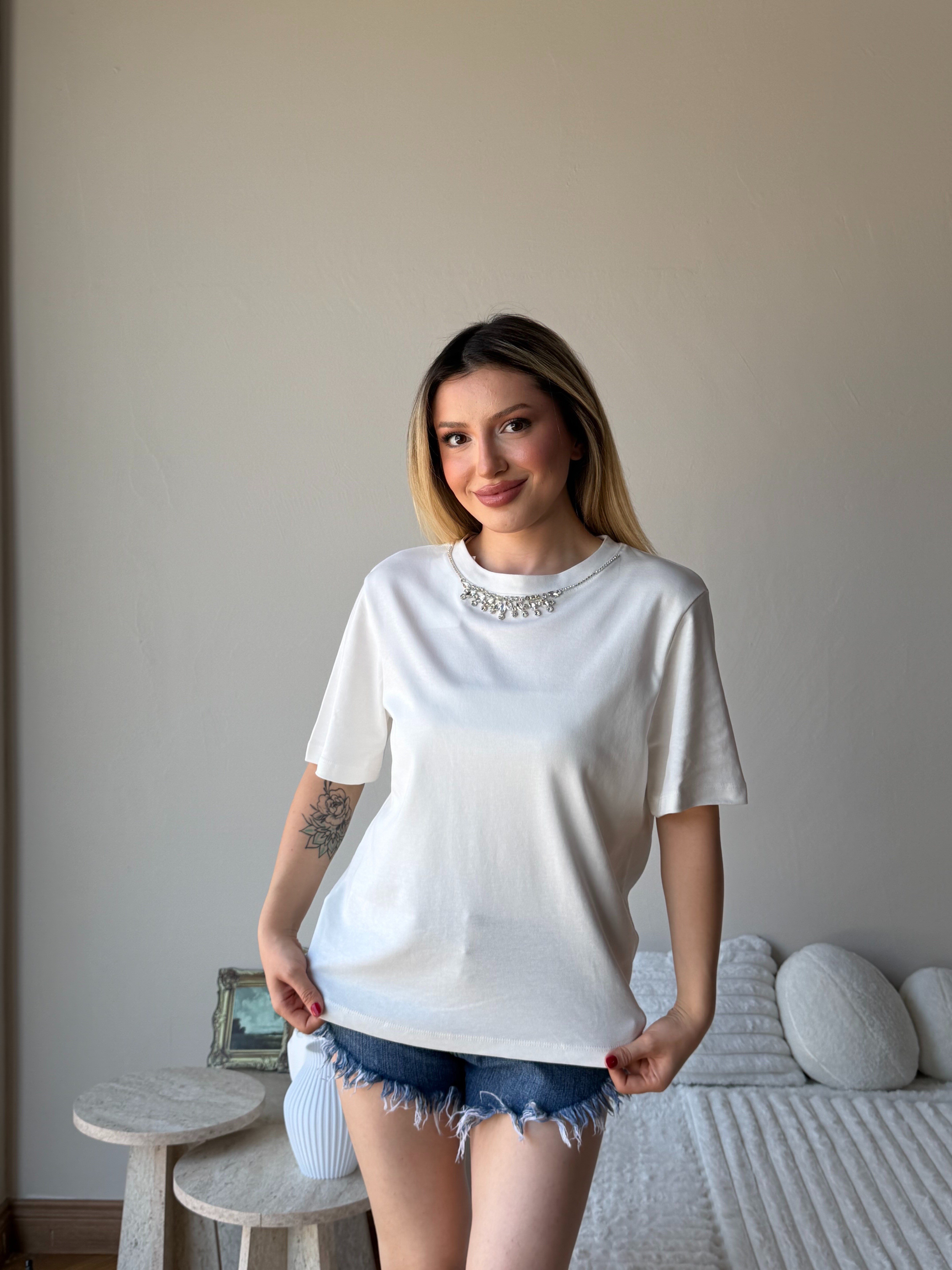 Kadın İnci Yaka Taş Detaylı Bluz