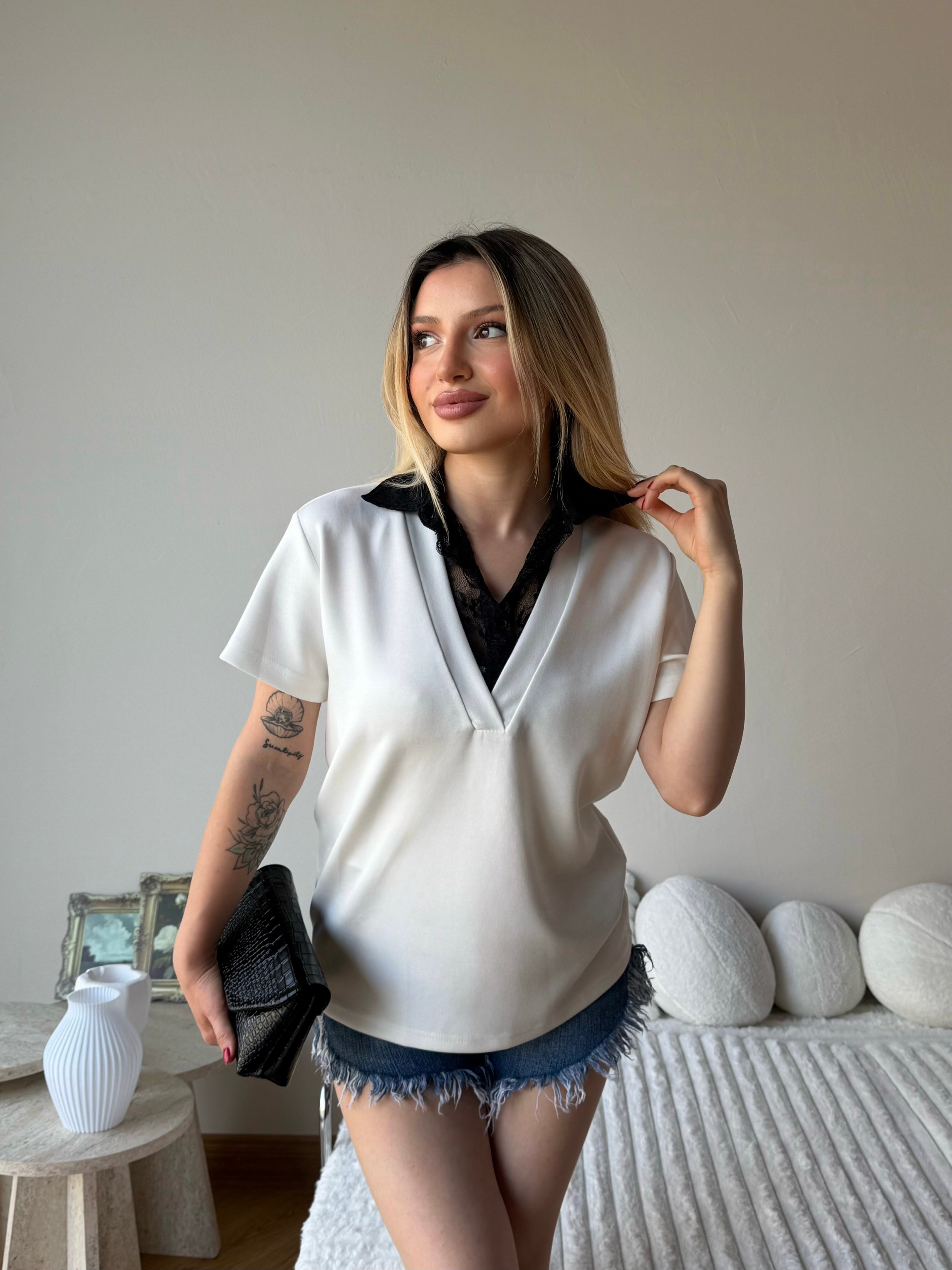 Kadın V Yaka Dantel Detaylı Bluz