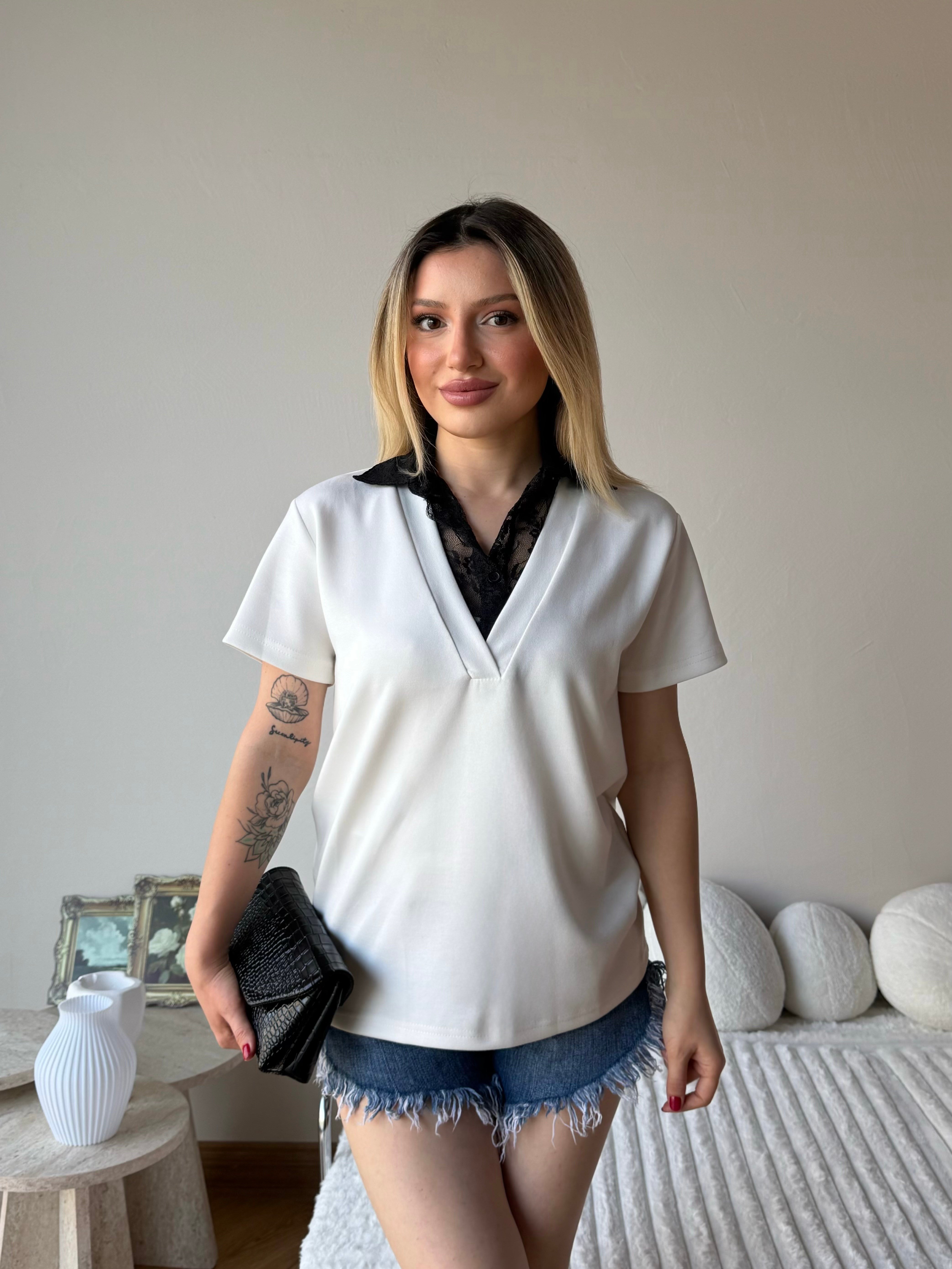 Kadın V Yaka Dantel Detaylı Bluz