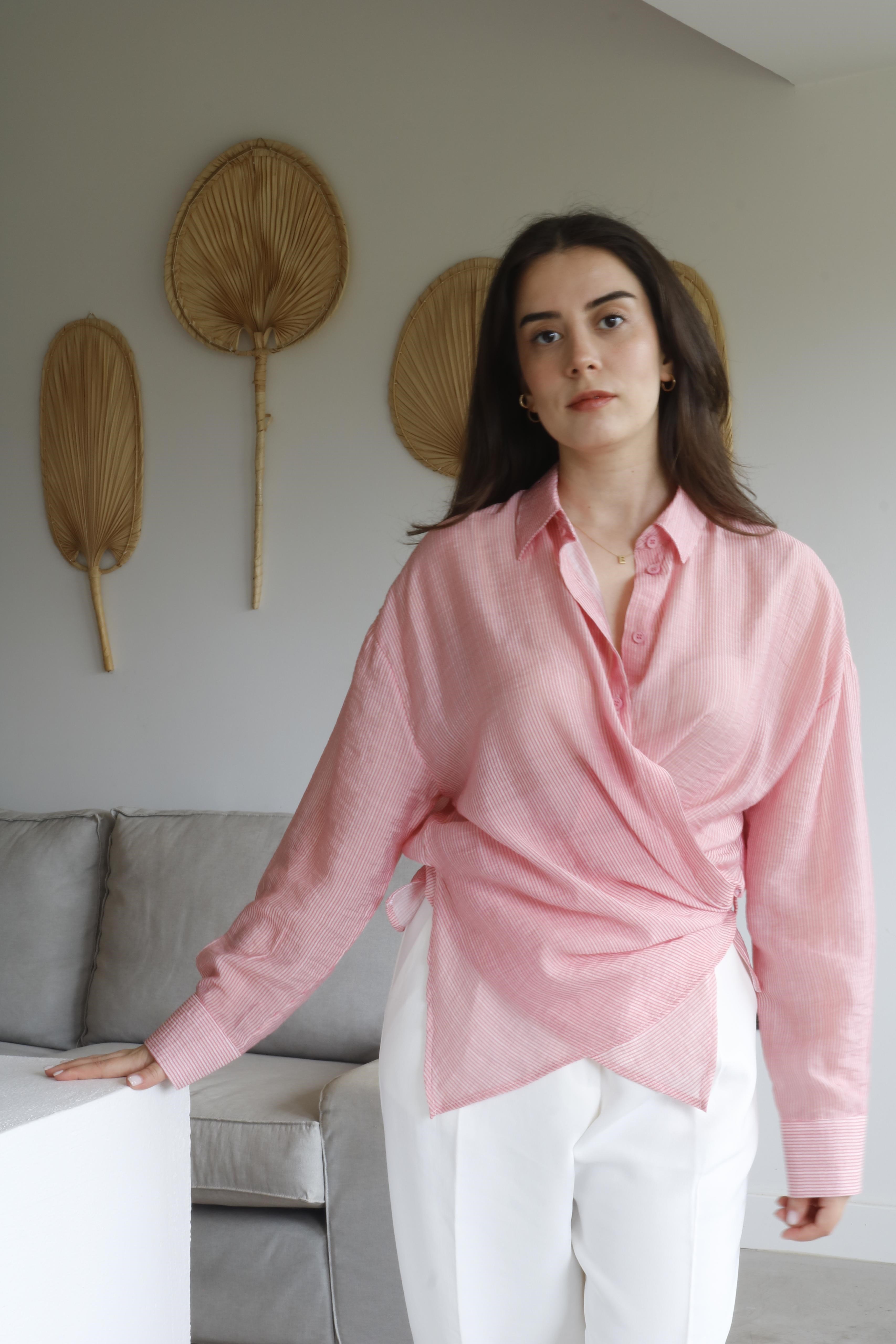 PEMBE GÖMLEK