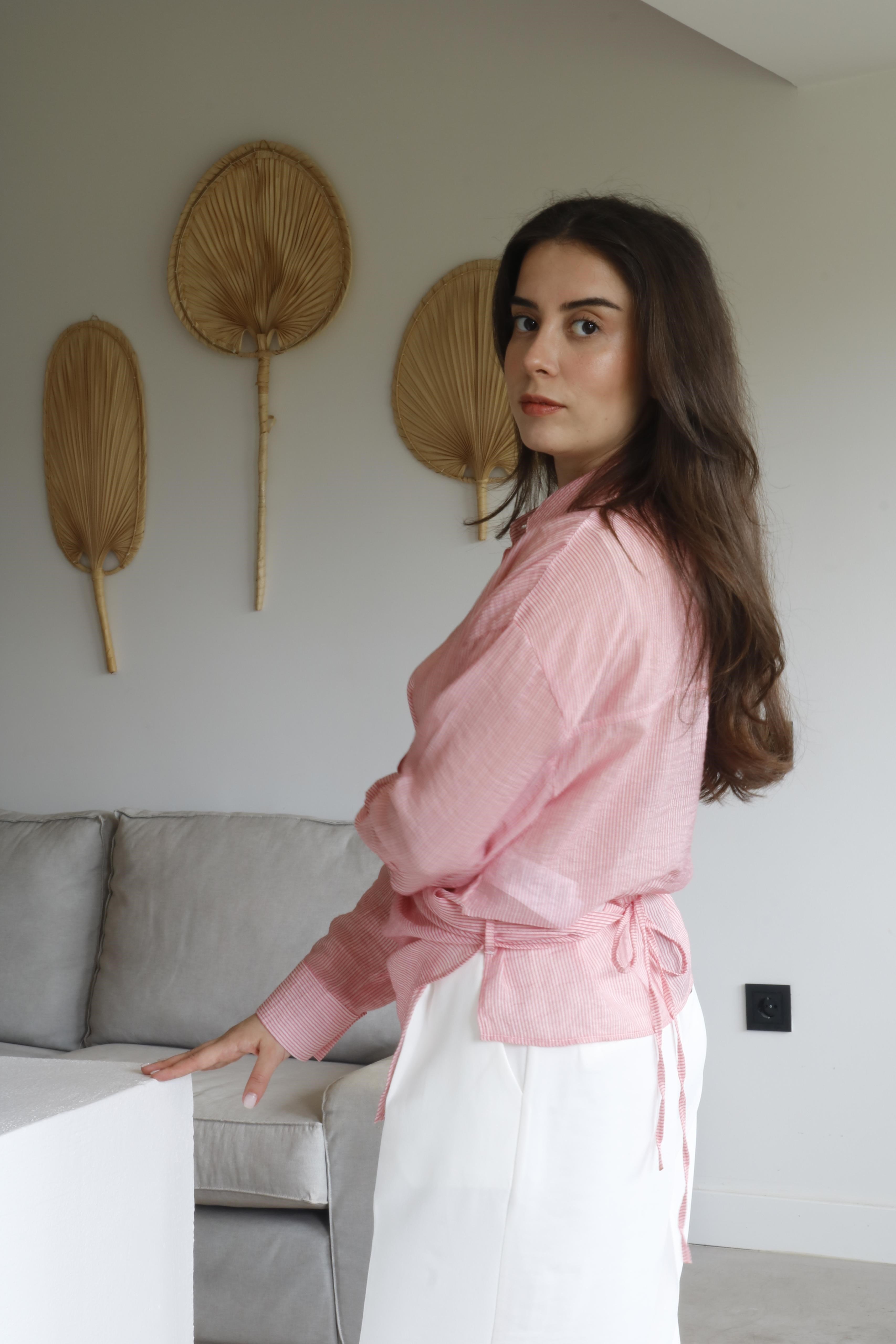 PEMBE GÖMLEK