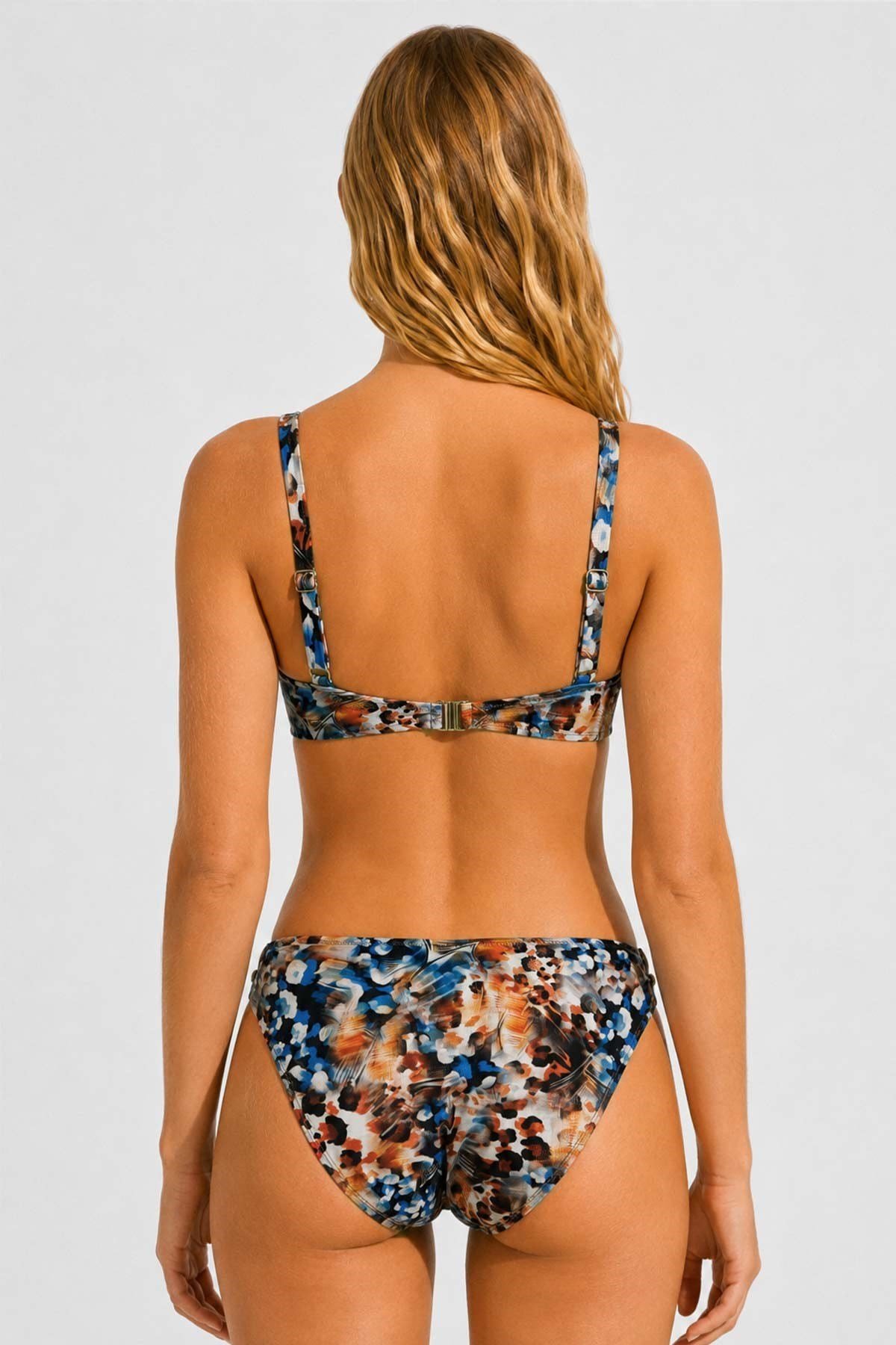 Mısırlı Aksesuarlı Balenli Bikini Takım Çok Renki