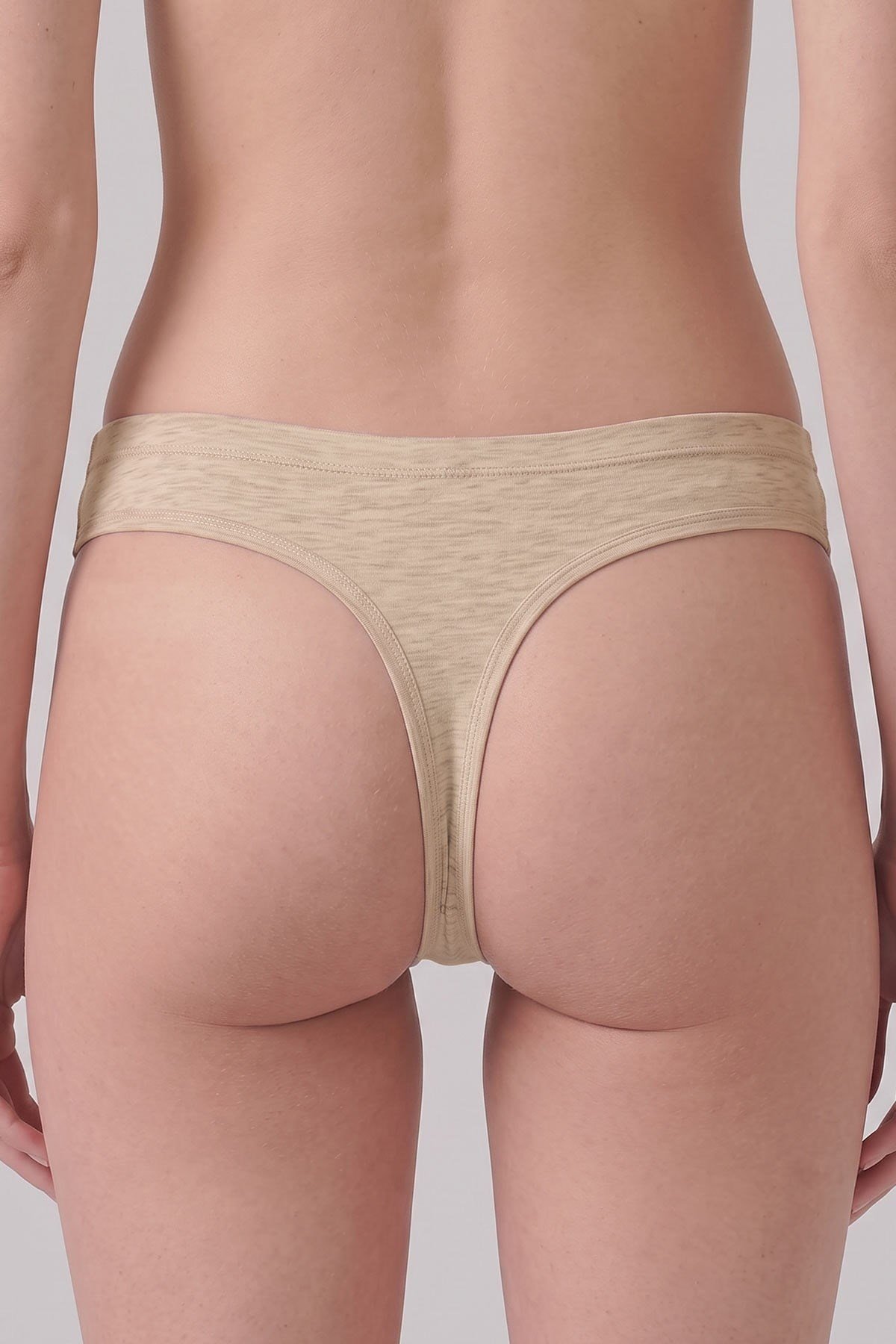 Mısırlı Kadın Gümüş Tanga Kilot Ten