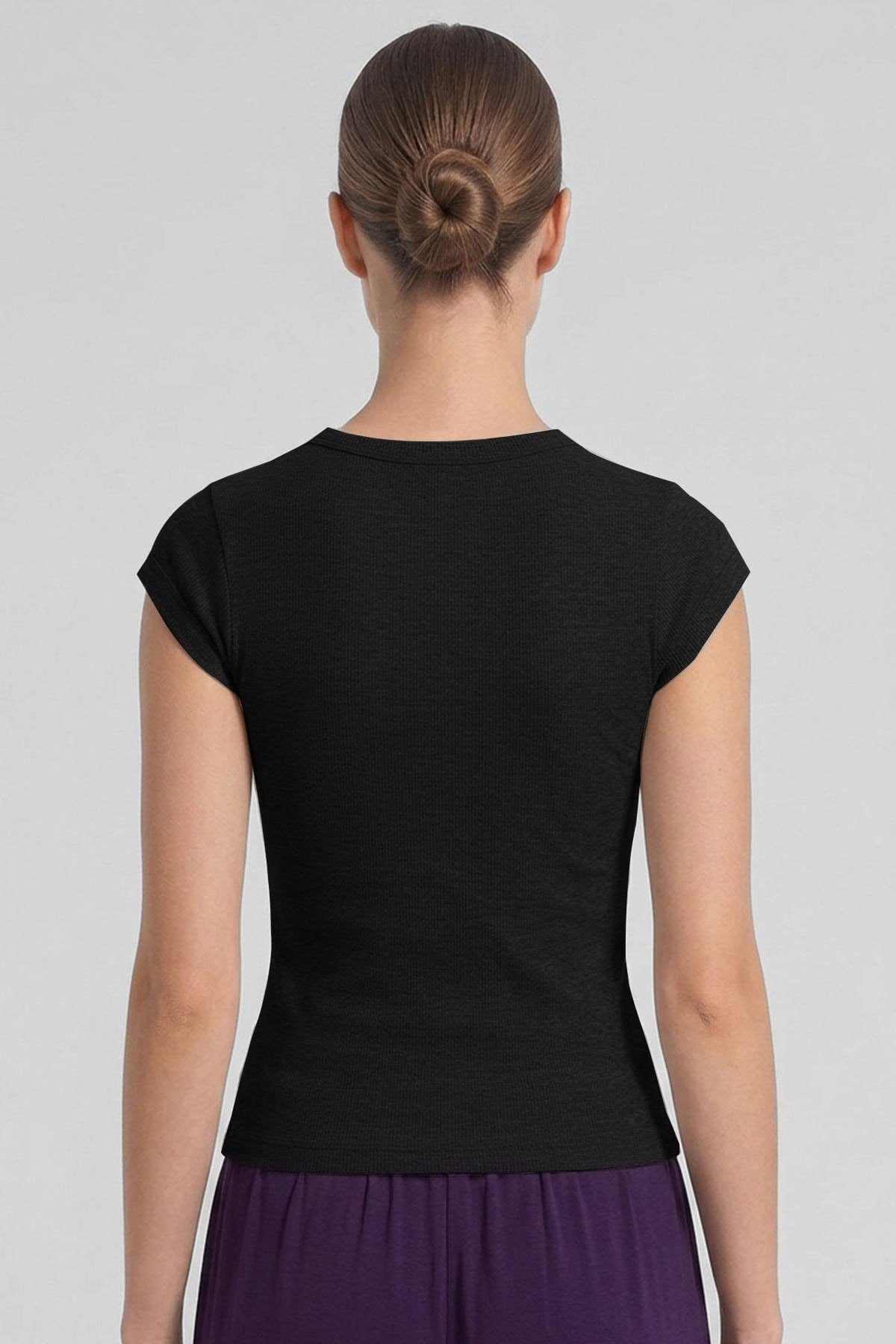 Mısırlı Kadın Kaşkorse Sıfır Kol T-Shirt Siyah