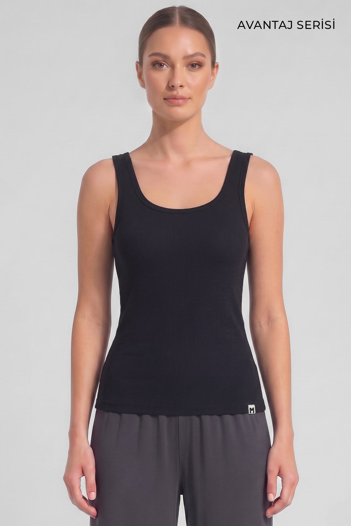 Mısırlı Kadın Kaşkorse Sırt Açık Askılı T-Shirt Siyah