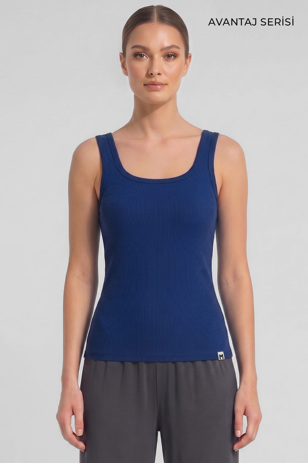 Mısırlı Kadın Kaşkorse Sırt Açık Askılı T-Shirt Saks