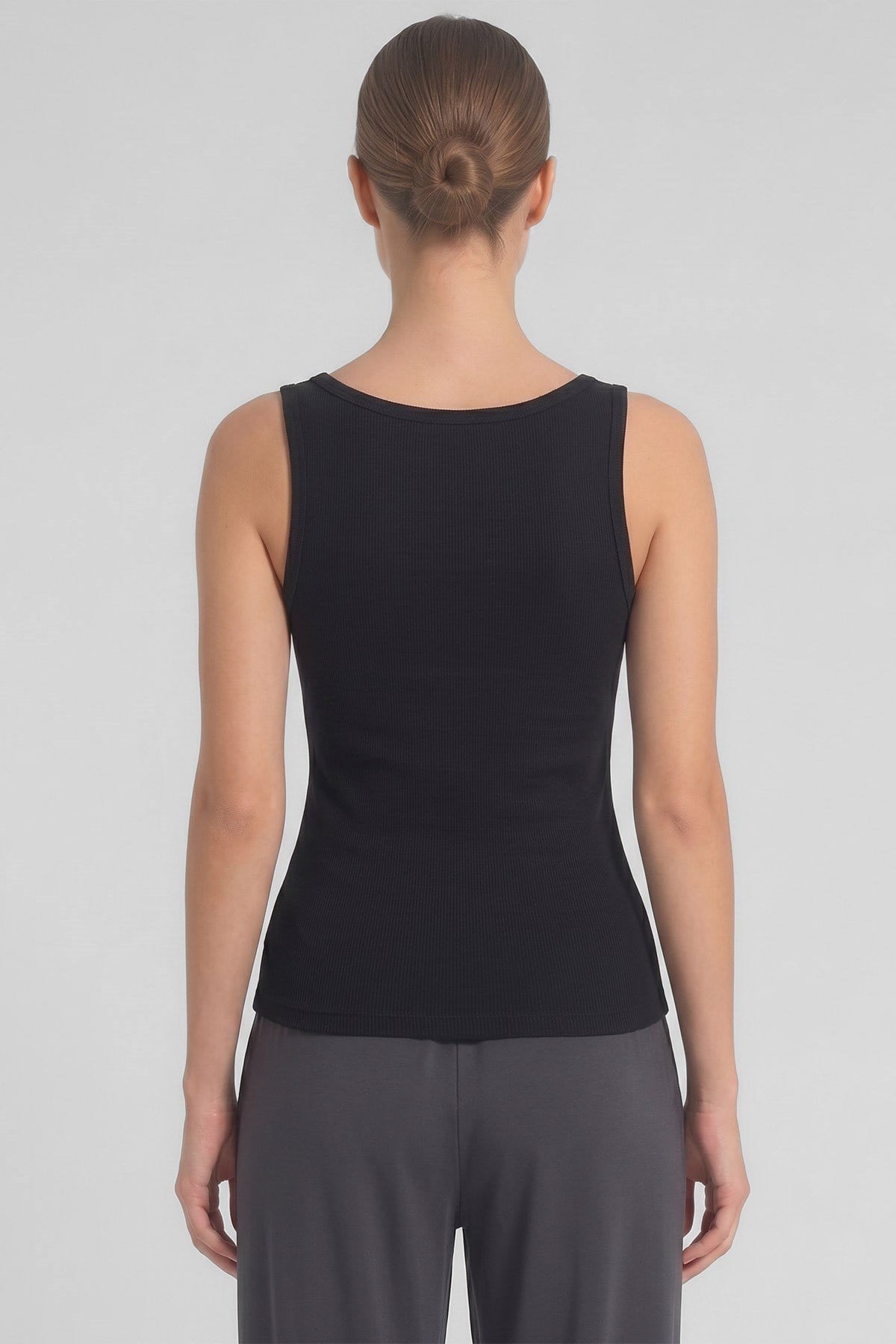Mısırlı Kadın Kaşkorse Sırtı Kapalı Askılı T-Shirt Siyah