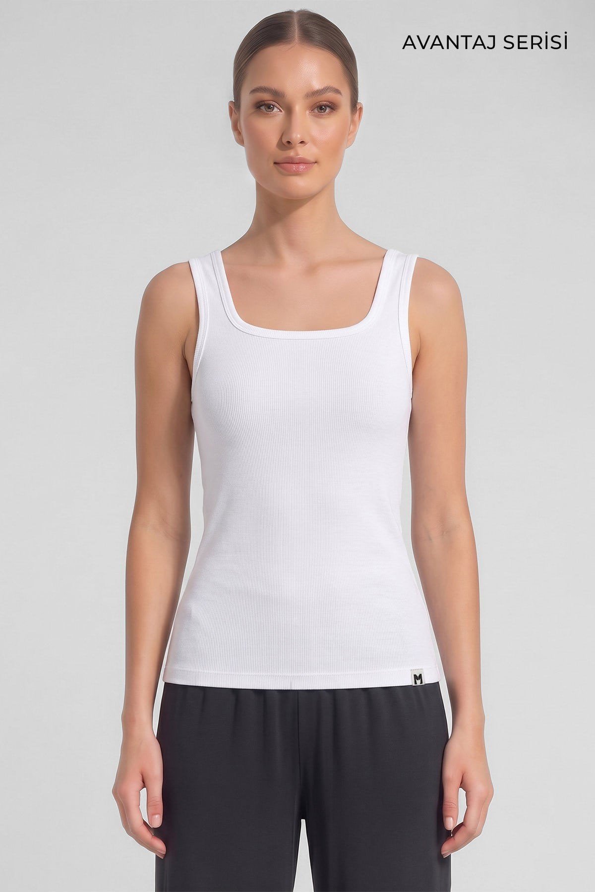 Mısırlı Kadın Kaşkorse Sırtı Kapalı Askılı T-Shirt Beyaz