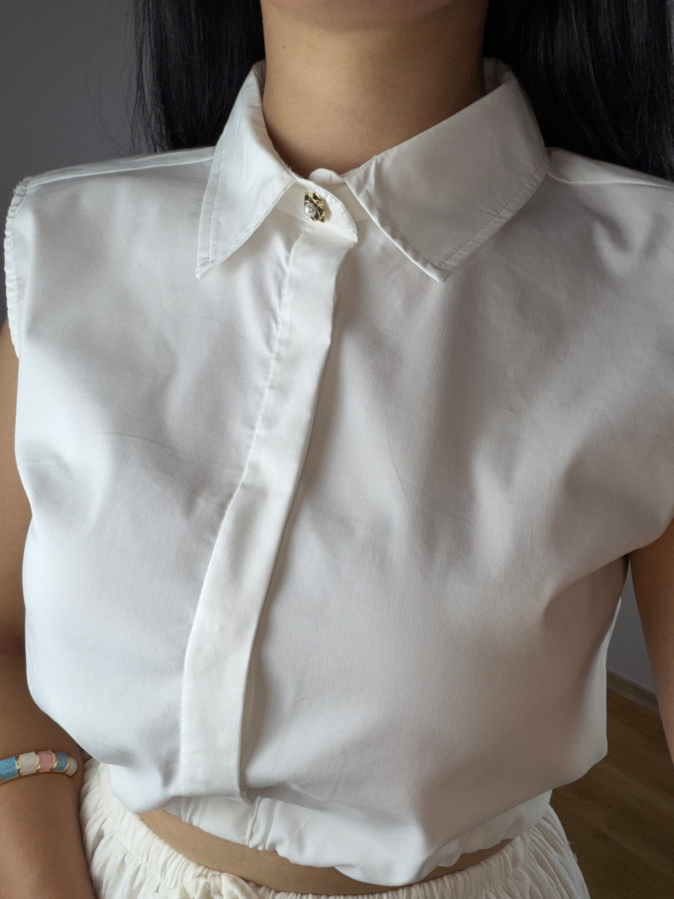 Beli Lastikli Yaka İnci Düğmeli Crop Gömlek-Beyaz