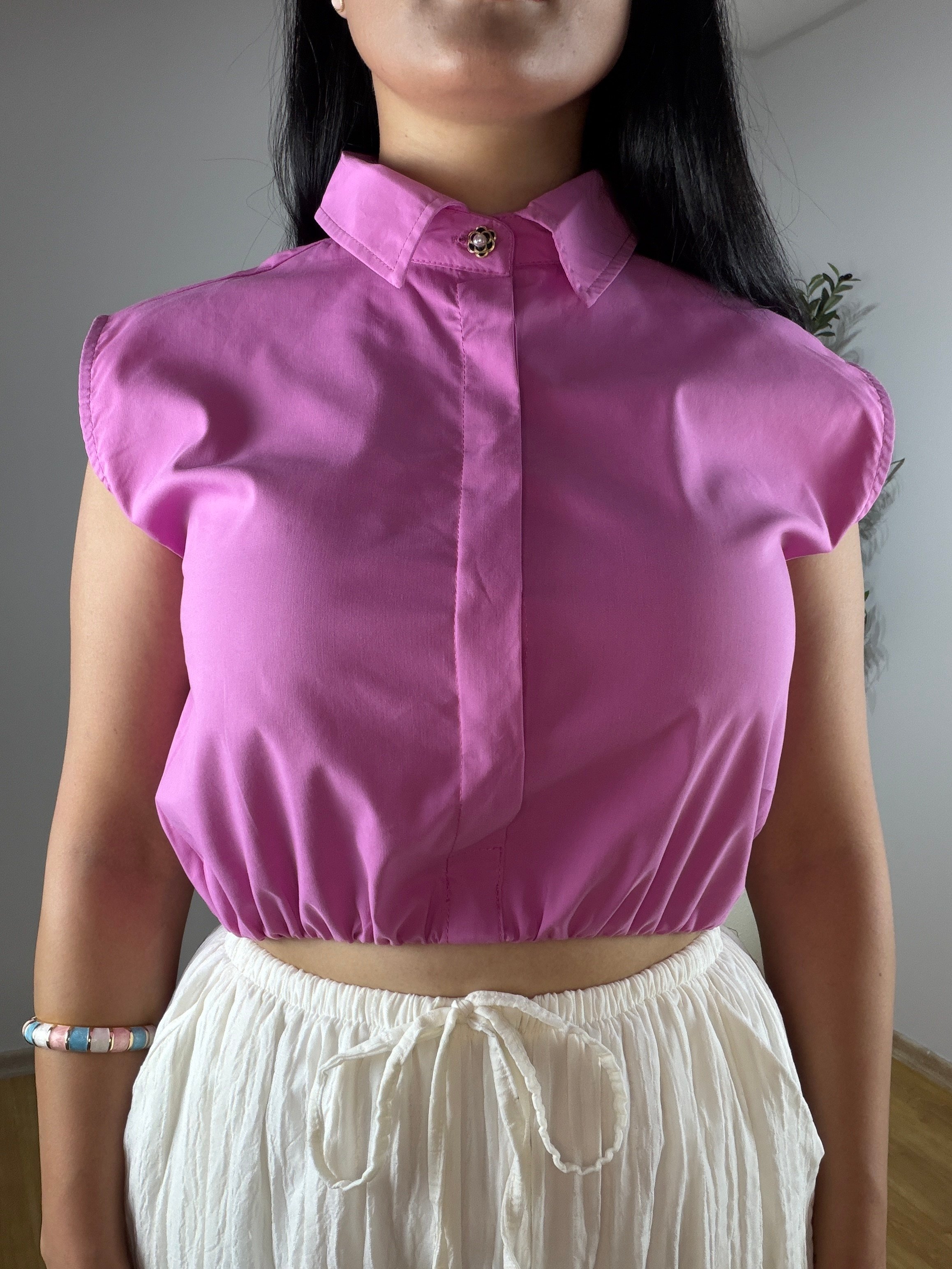 Beli Lastikli Yaka İnci Düğmeli Crop Gömlek-Pembe
