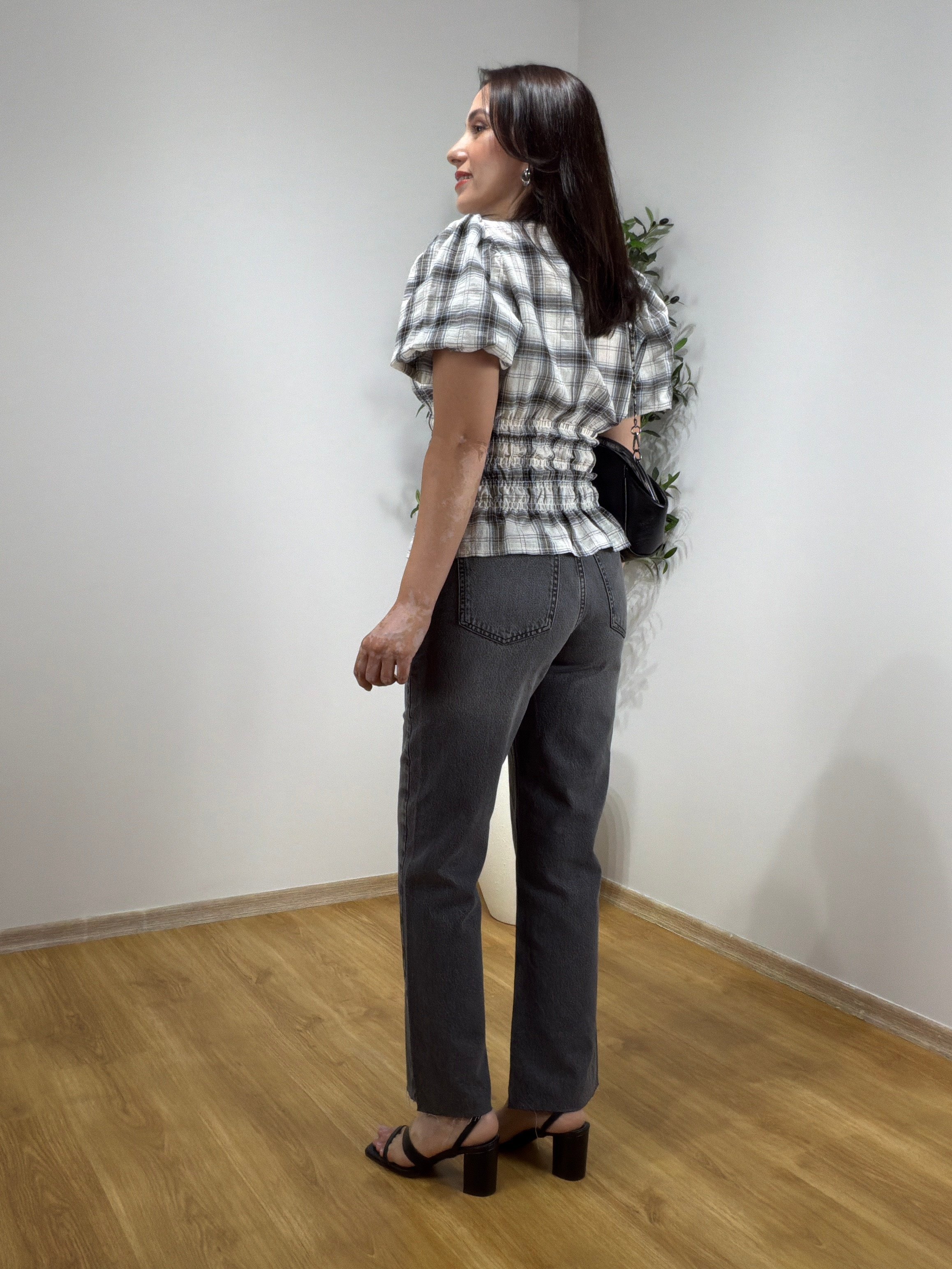 Kesik Paça Boy Fit Taşlanmış Jean-Antrasit