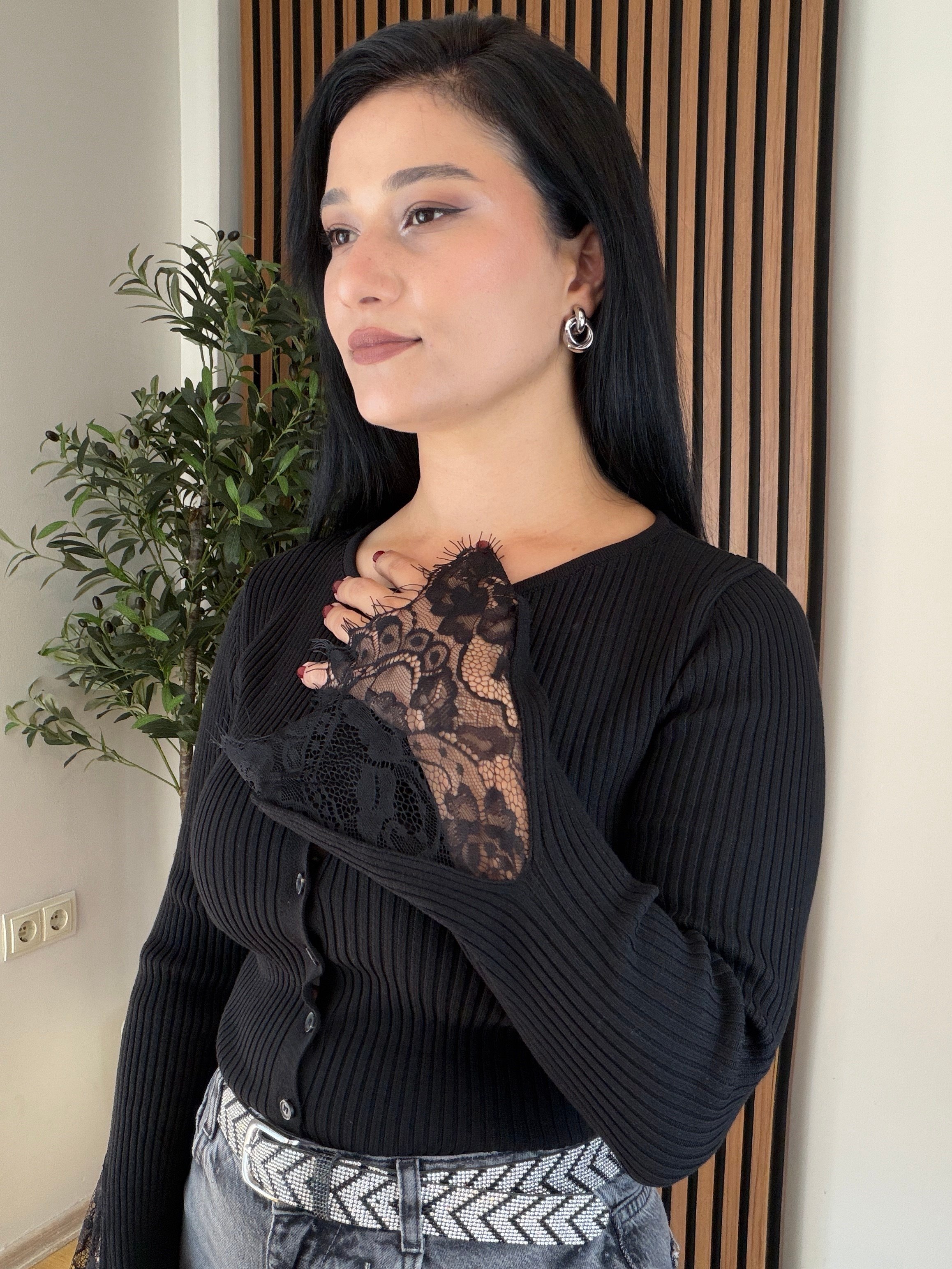Kolları Dantelli Full Esnek Fitilli Hırka-Siyah