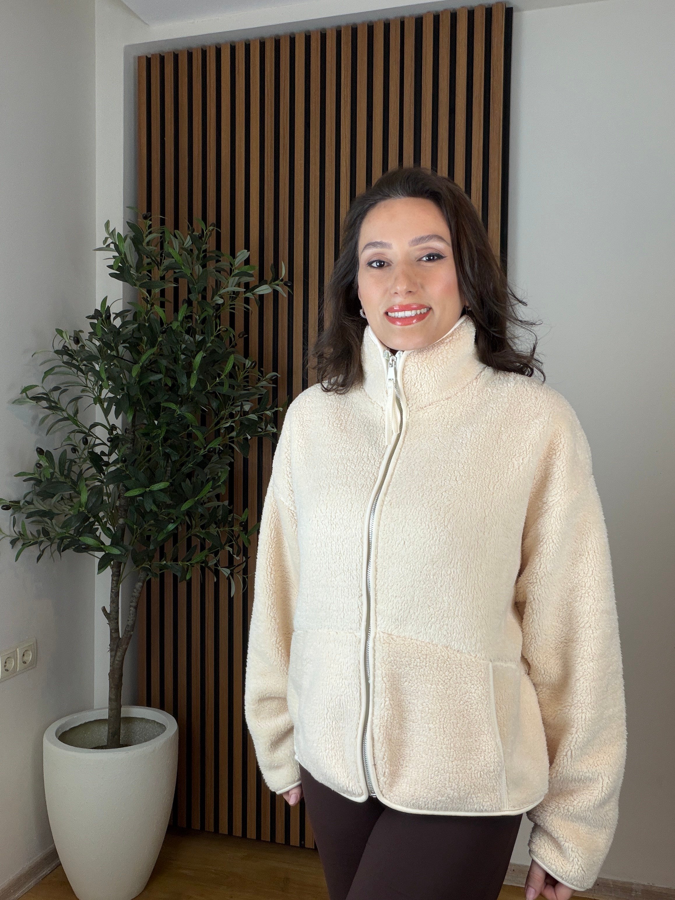 Oysh Model Fermuarlı Cepli Polar Ceket Krem