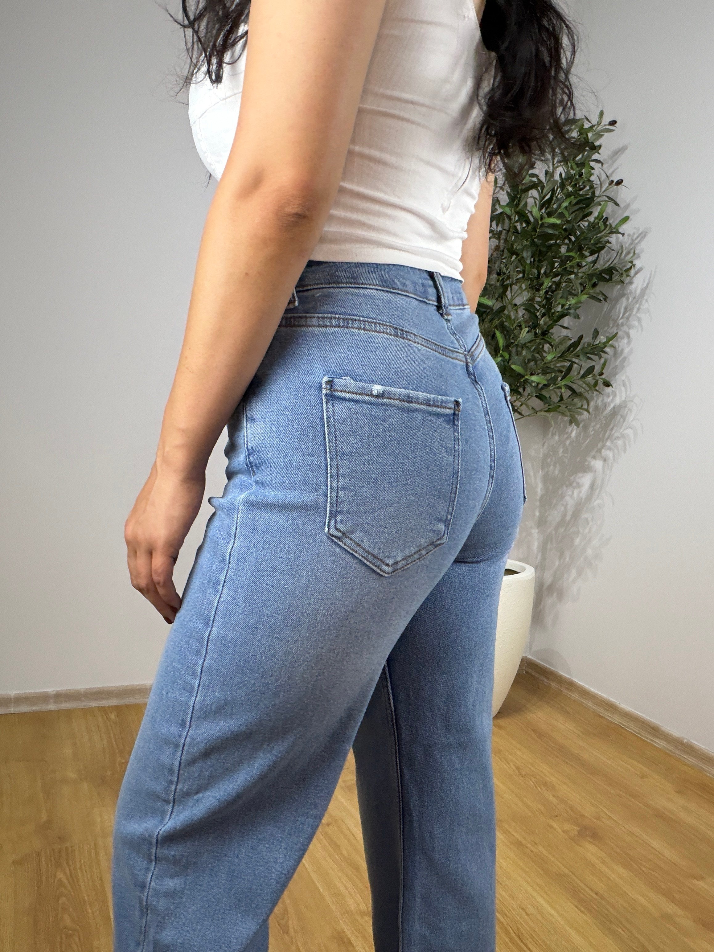 Premium Seri Düz Kesim Açık Mavi Yıkamalı Jean Pantolon